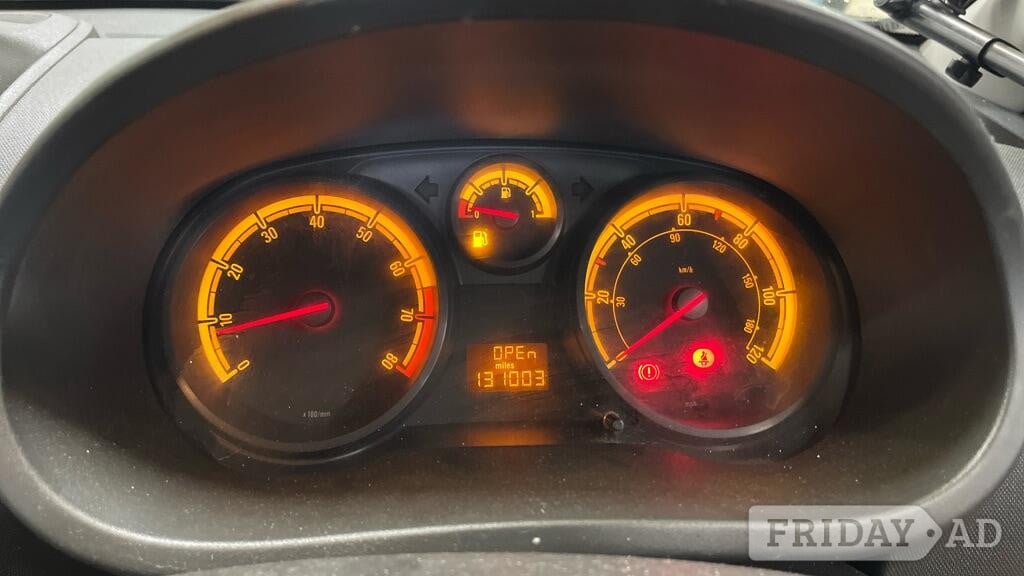 [ berth ]Vauxhall Corsa