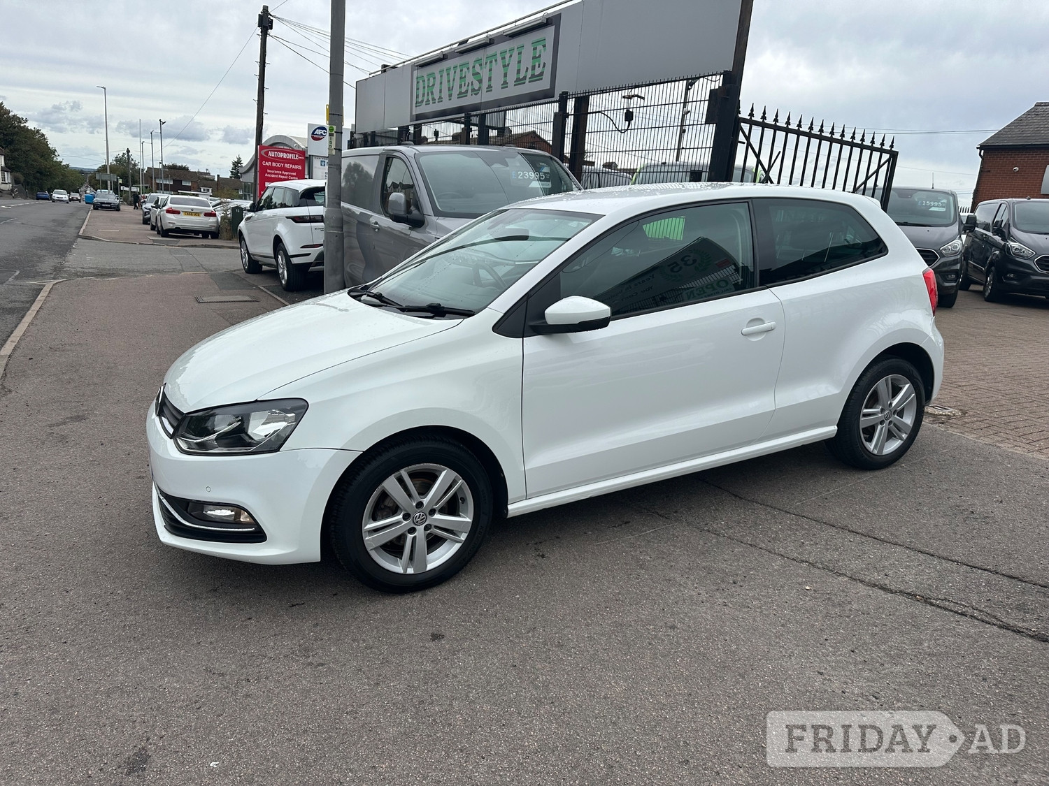 Volkswagen Polo 2017 - Cars in Dunstable