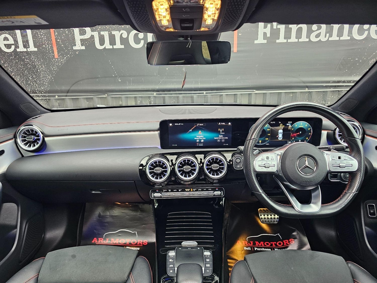 [ berth ]Mercedes-Benz CLA Class