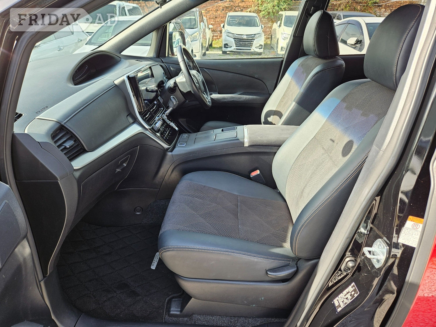 Toyota Estima 2017 - Cars in Birmingham