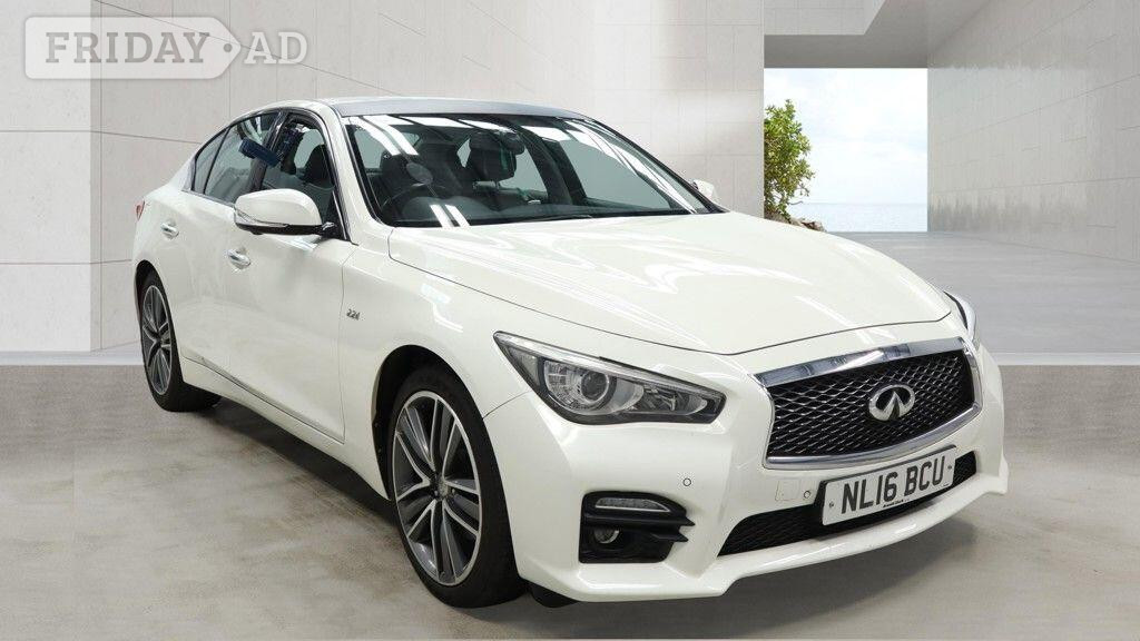 Infiniti Q50 2016 in Uxbridge