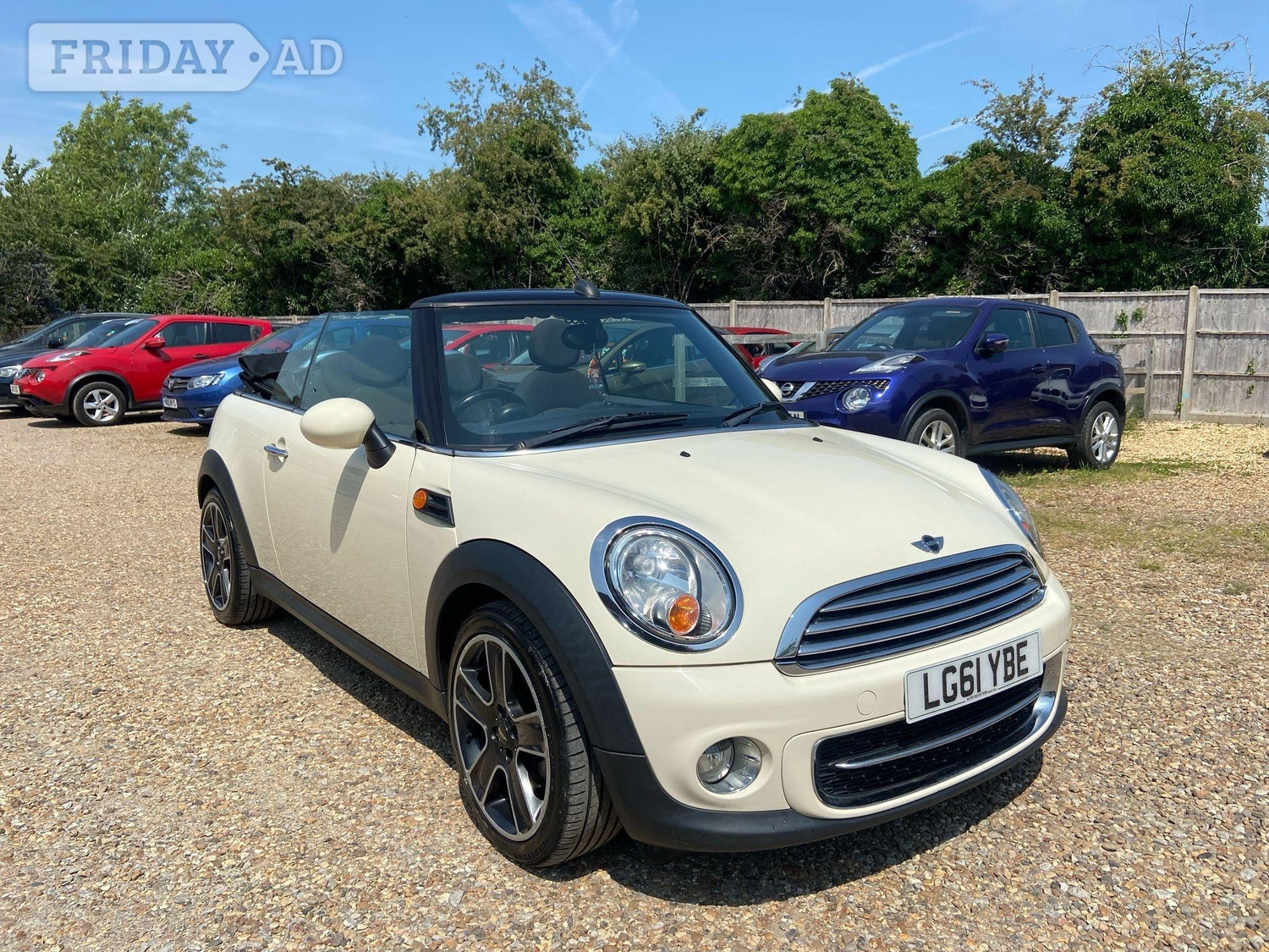 Mini Convertible 2011 in Buckingham