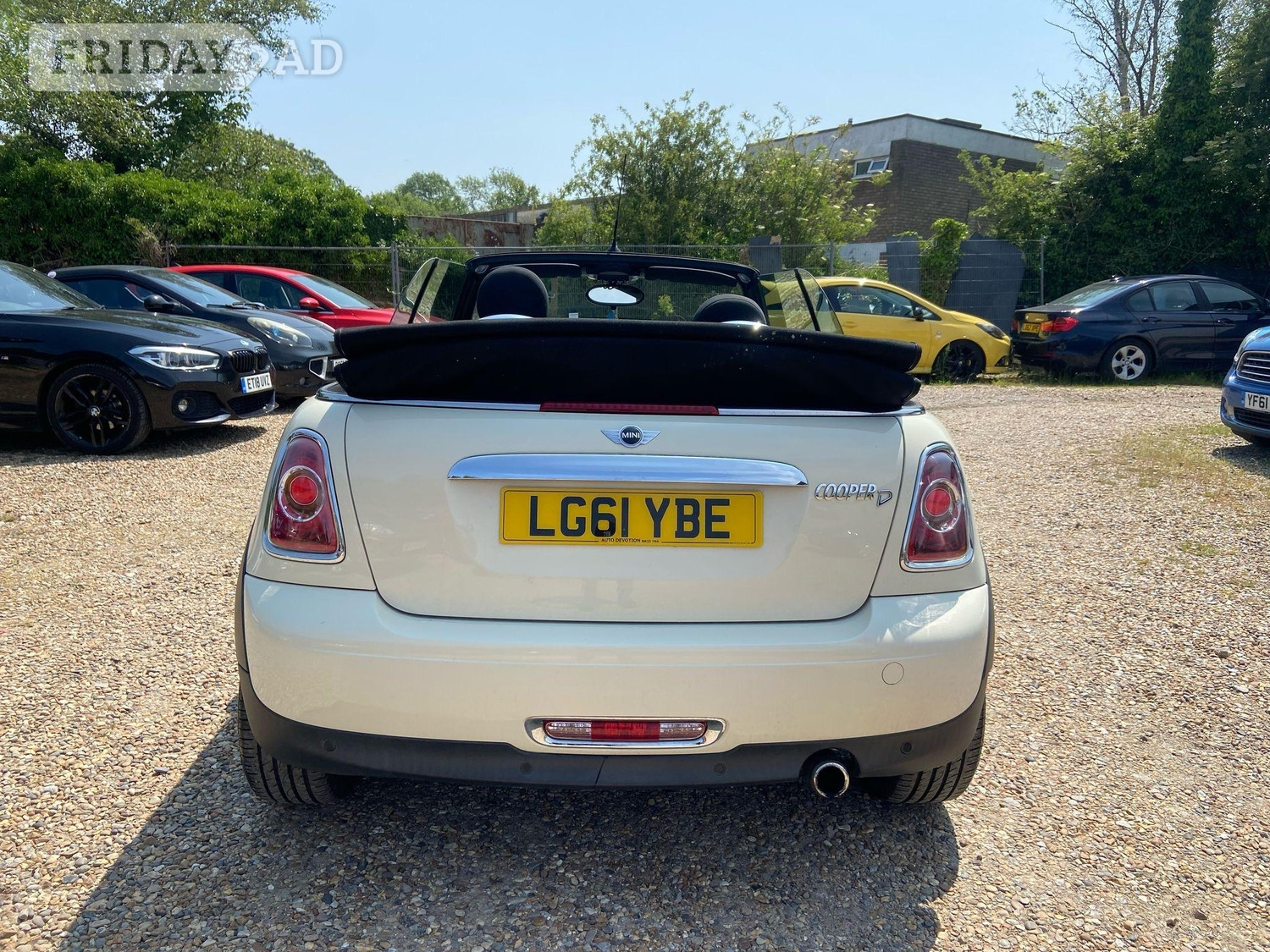 Mini Convertible 2011 - Cars