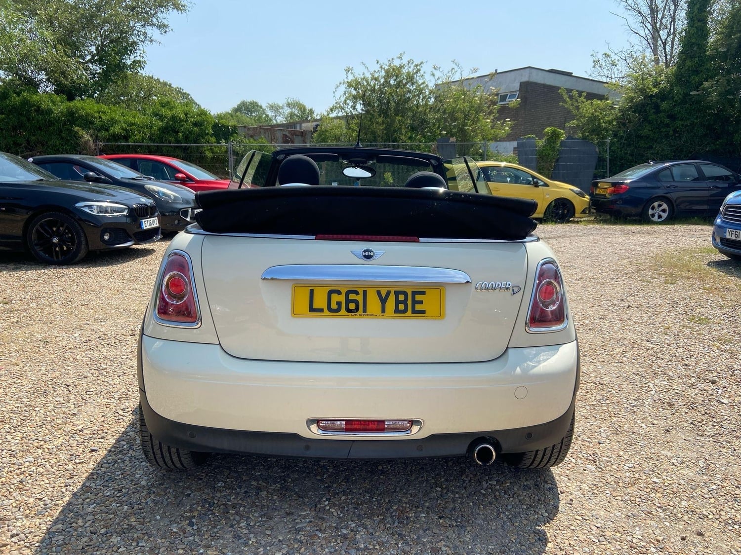 Mini Convertible 2011 - Cars