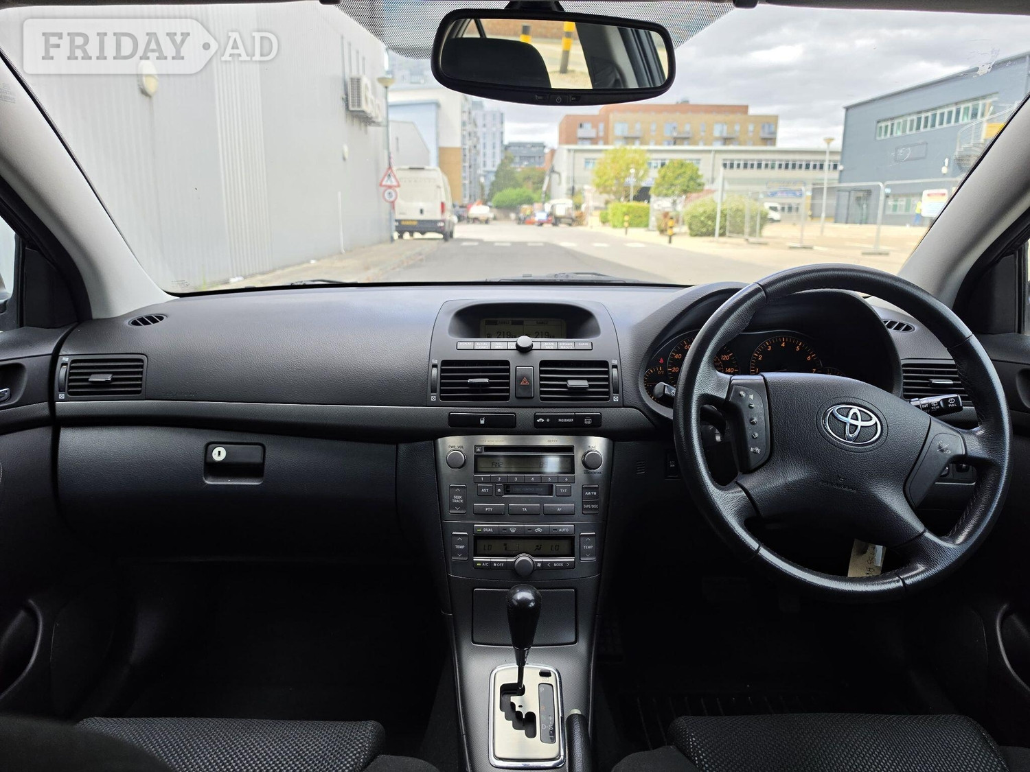 Toyota Avensis 2005 - Cars in Slough