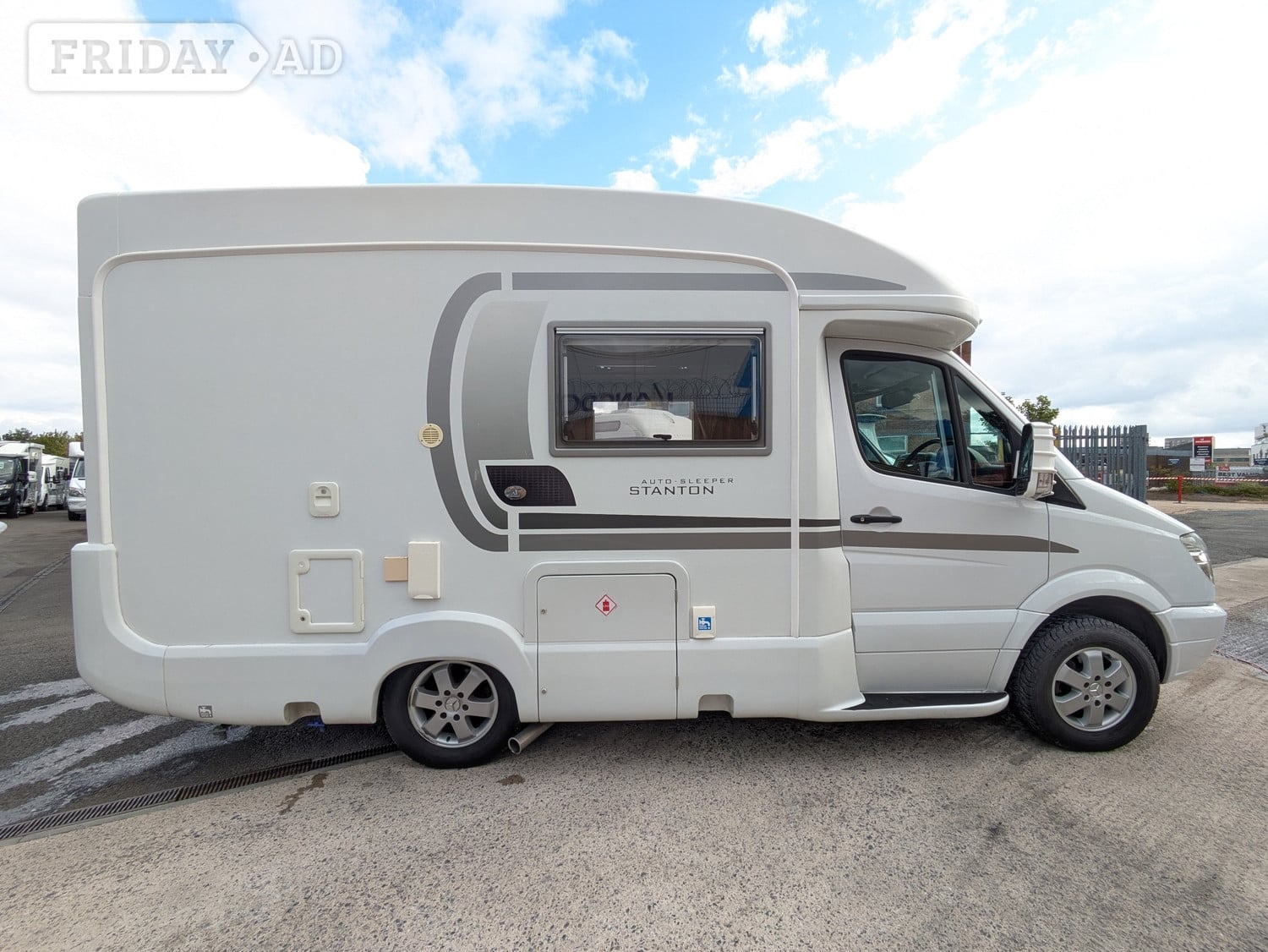 Auto-Sleepers Stanton Bracknell