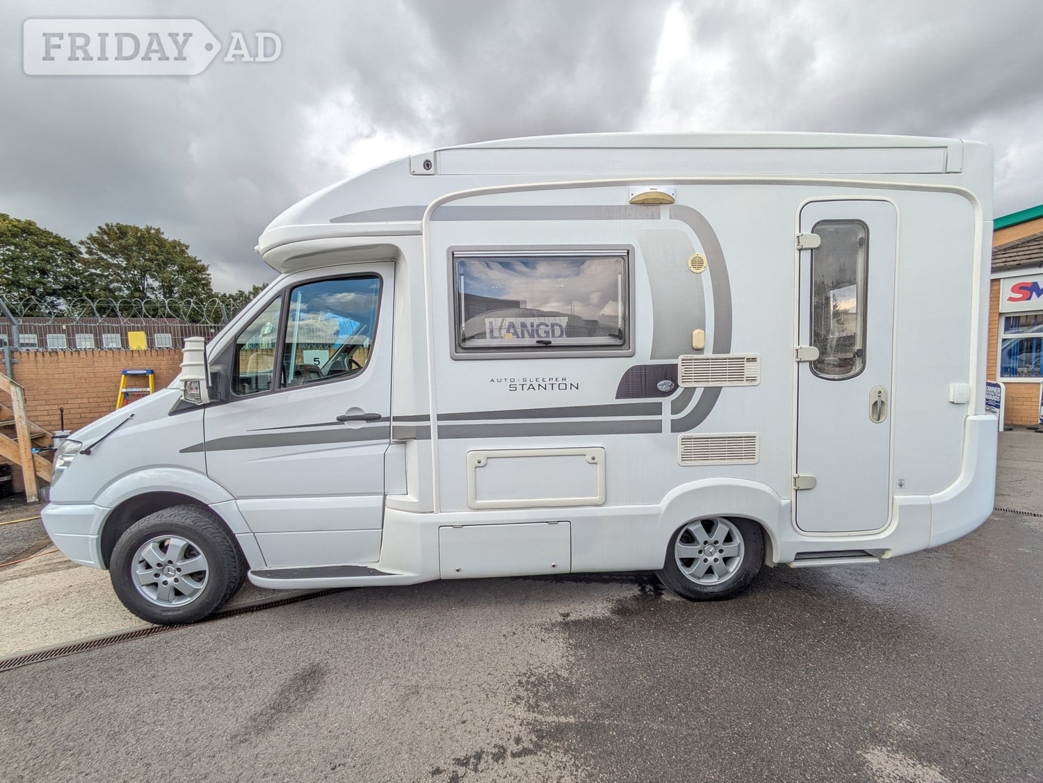 Auto-Sleepers Stanton 2012 - Motorhomes & Caravans