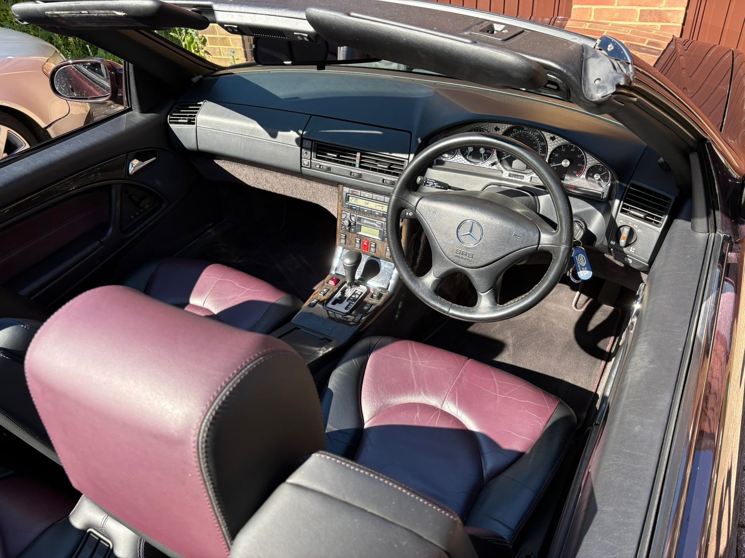 Mercedes-Benz SL 2001 - Cars in Reigate