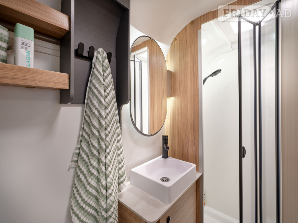 Bailey Phoenix Black 440 2026 in Highbridge