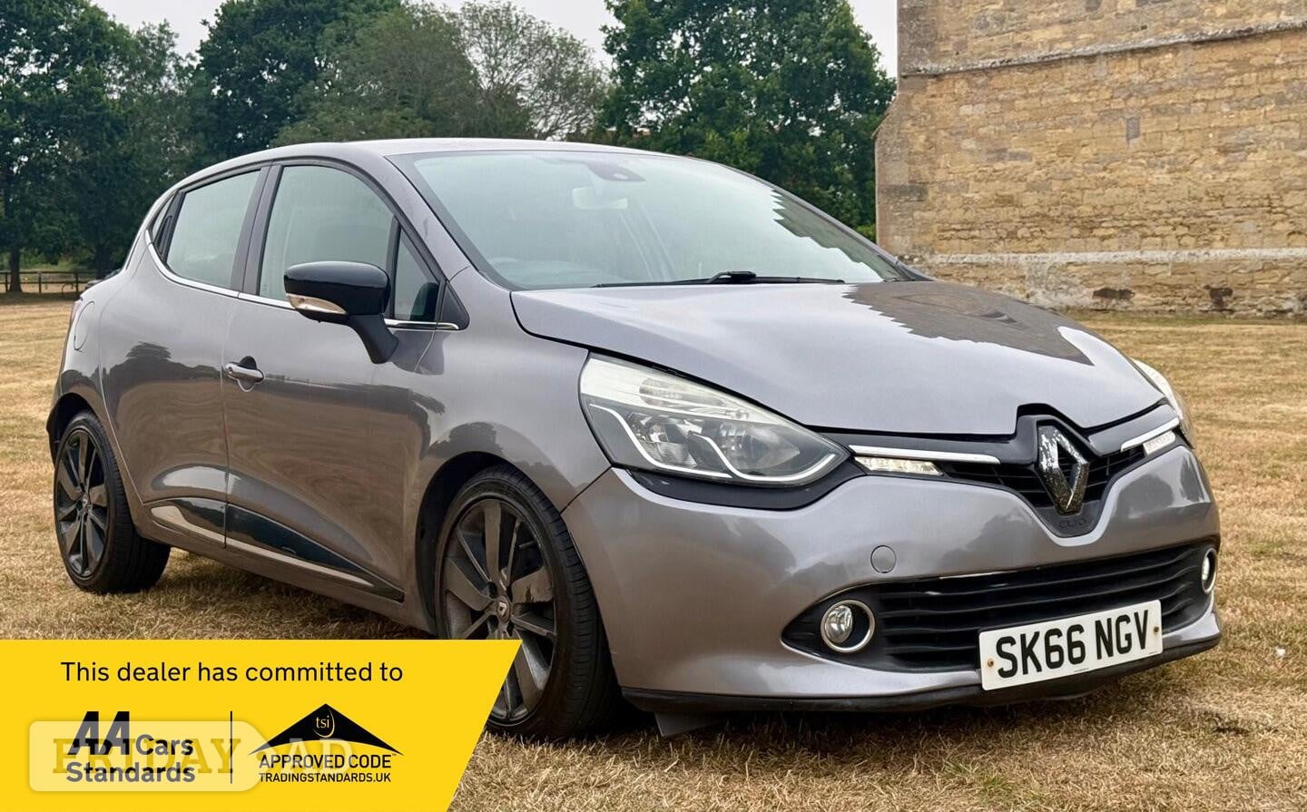 Renault Clio 2016 in Bedford