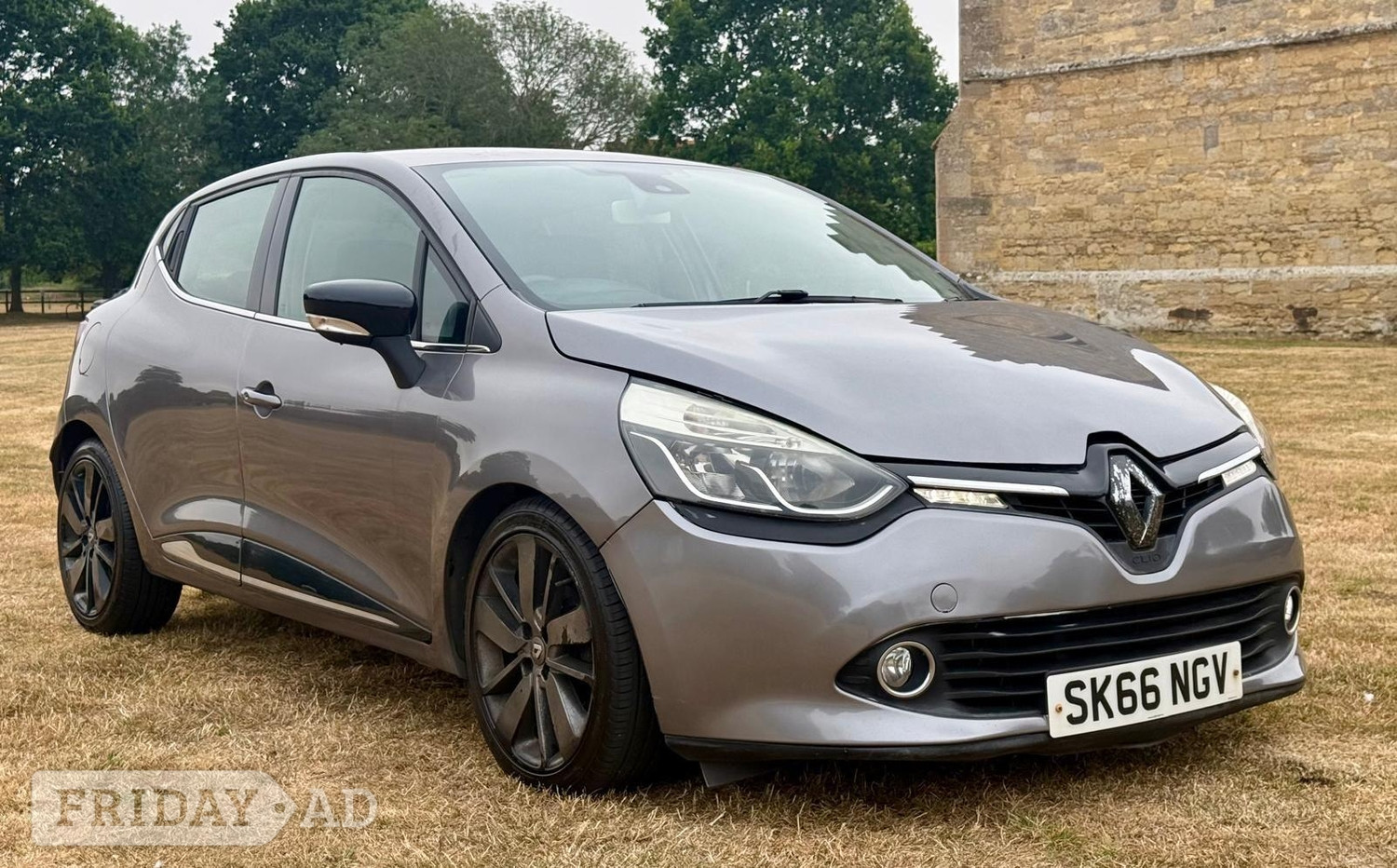 Renault Clio 2016 - Cars