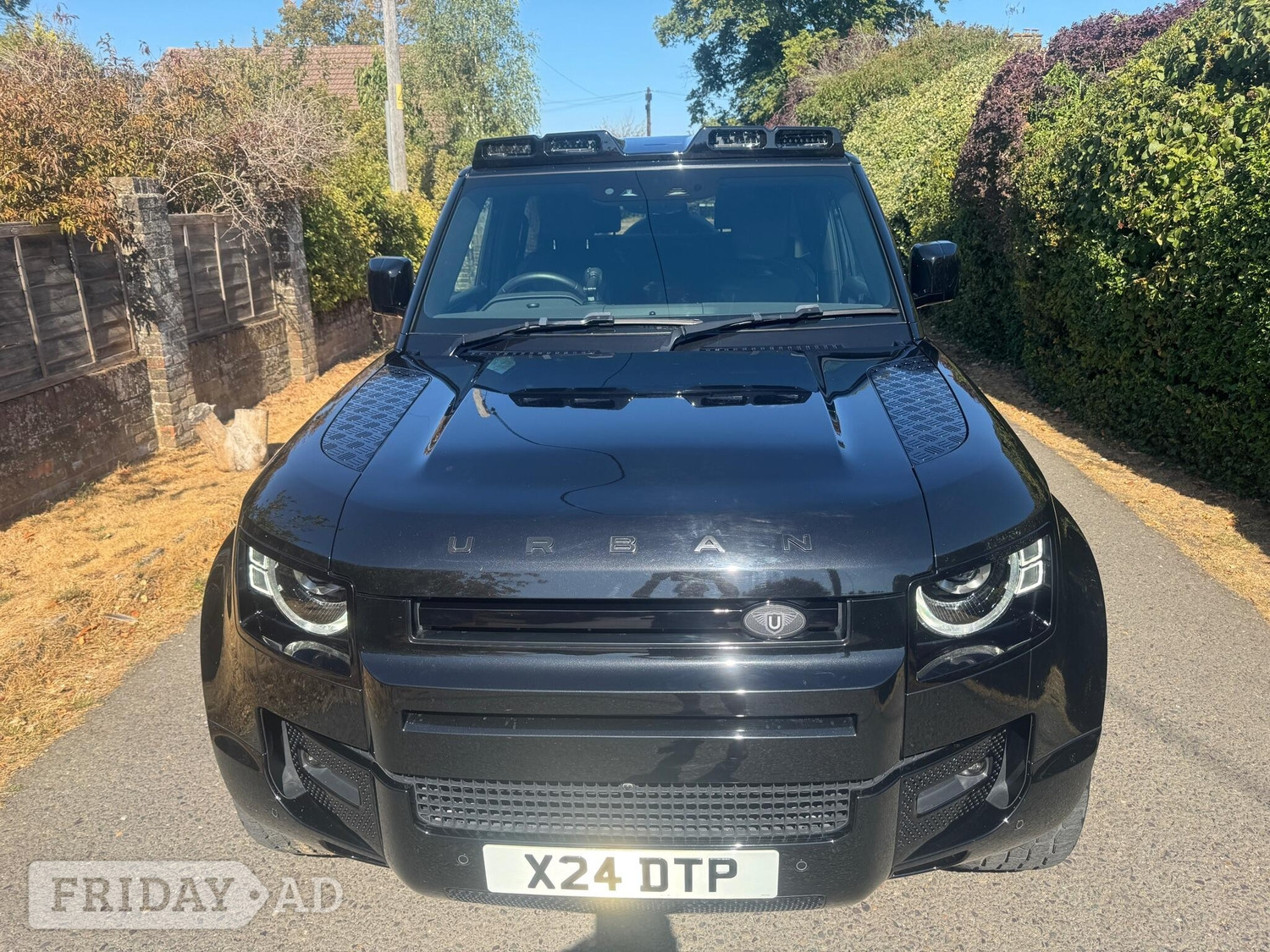 [ berth ]Land Rover Defender 90