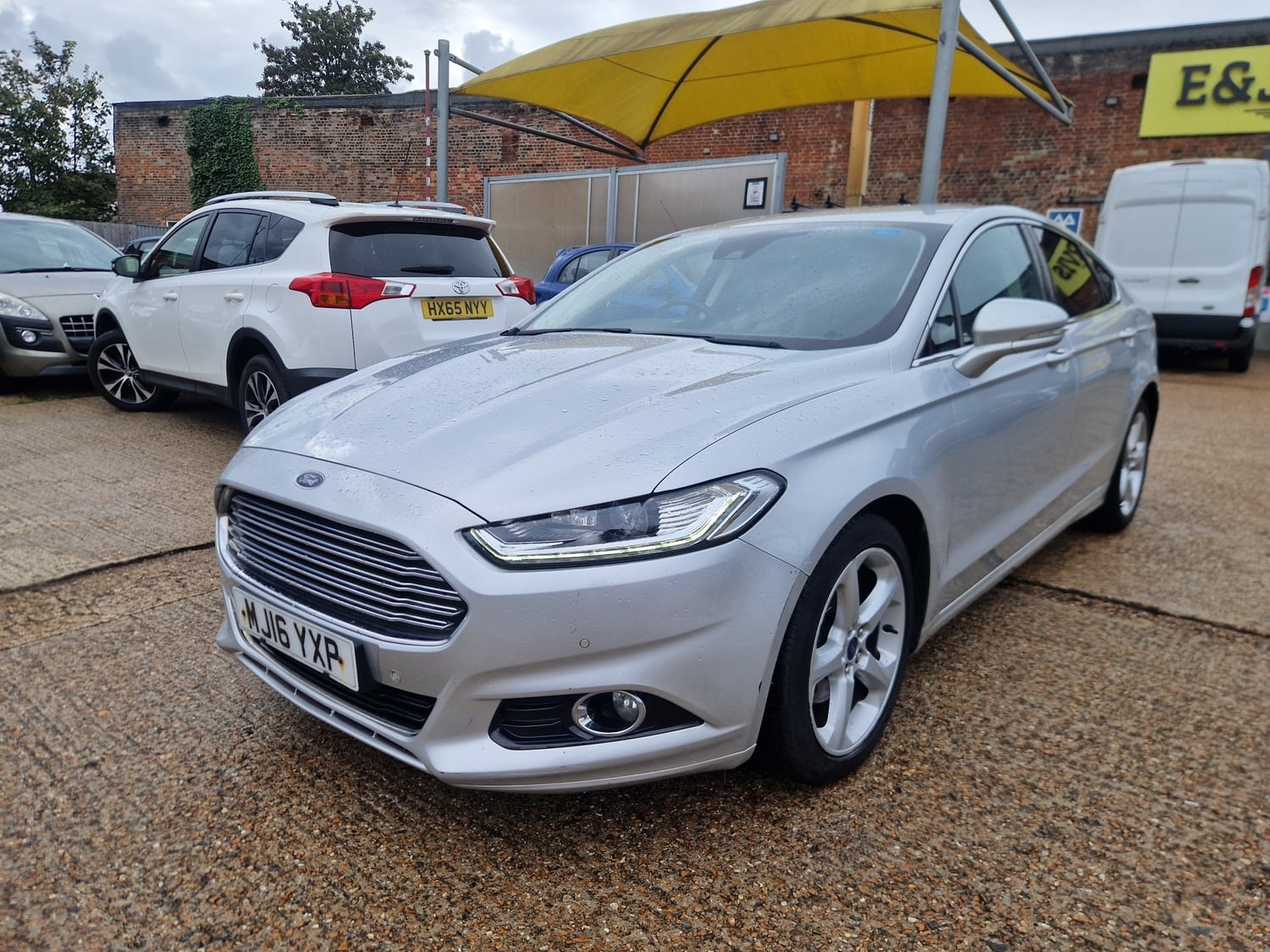 [ berth ]Ford Mondeo