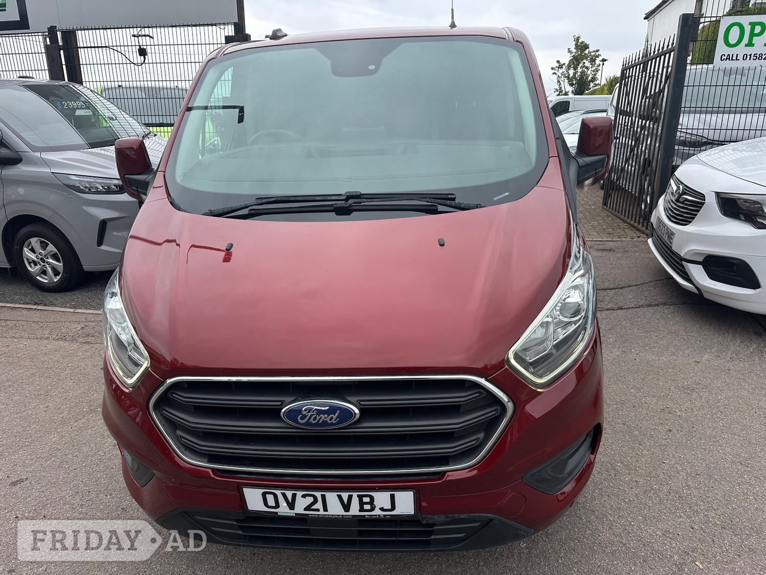 [ berth ]Ford Transit Custom