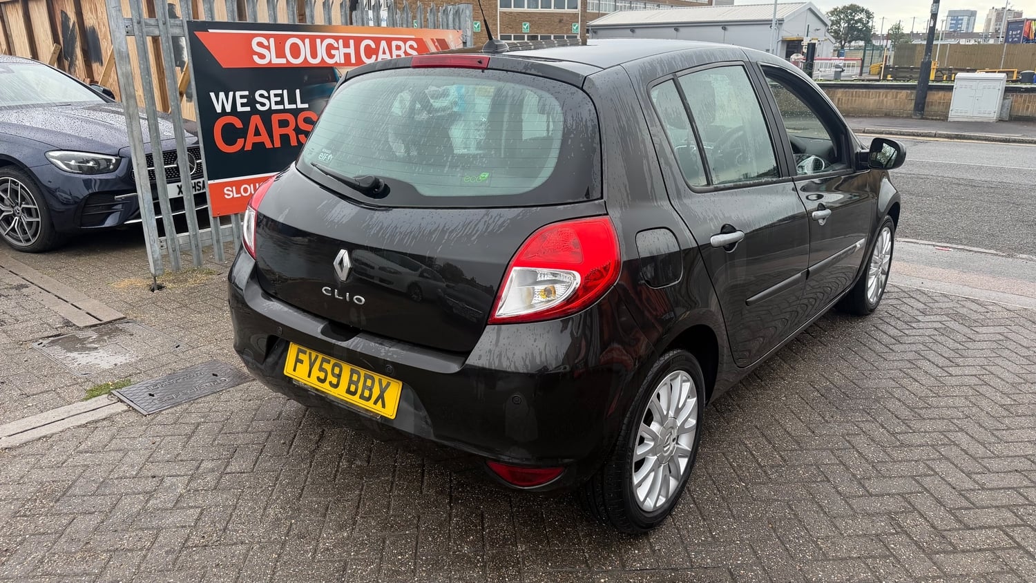 Renault Clio 2009 - Cars in Slough