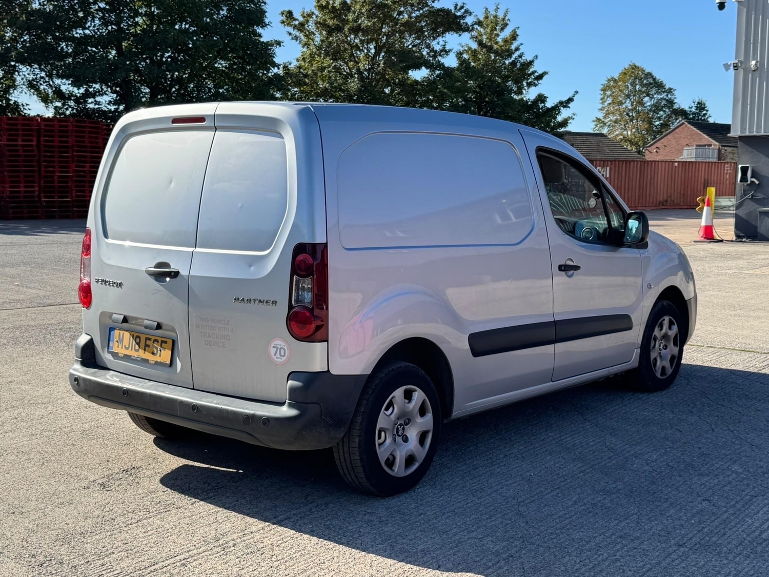 [ berth ]Peugeot Partner