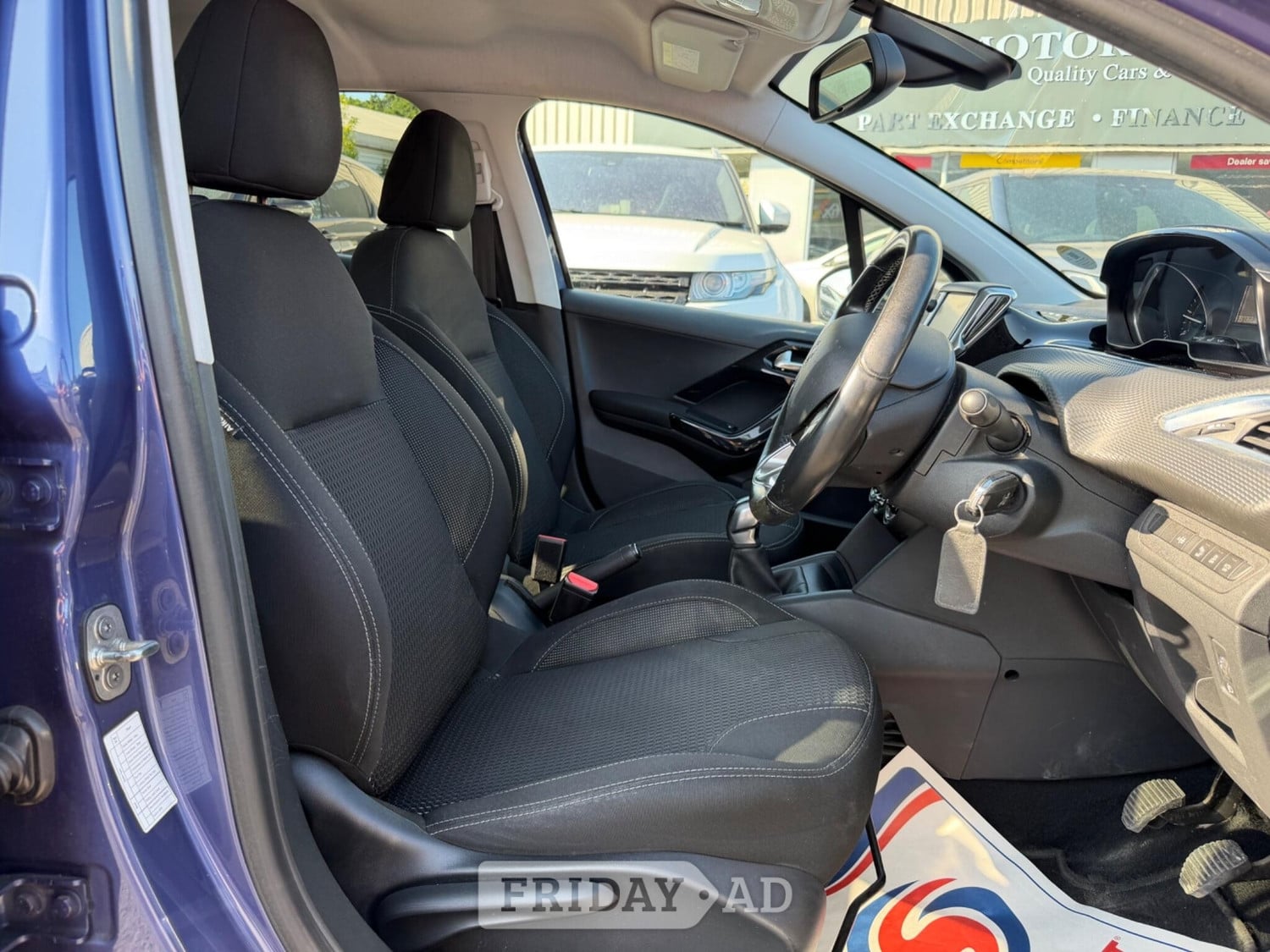 Peugeot 208 2015 - Cars in Sandhurst