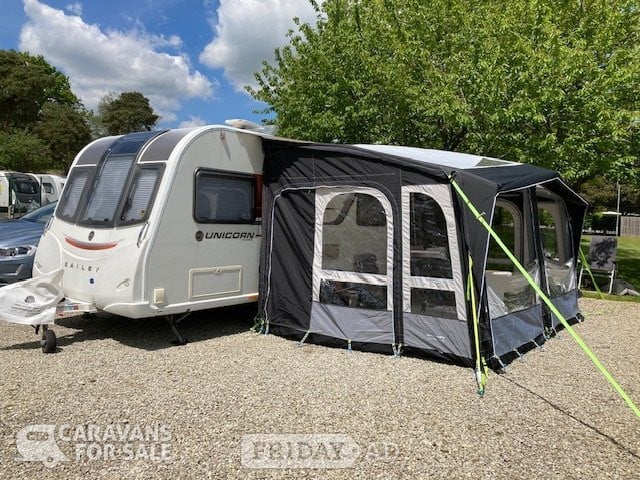 kampa Club air  pro 390 very low useage complete including carpet in Windsor