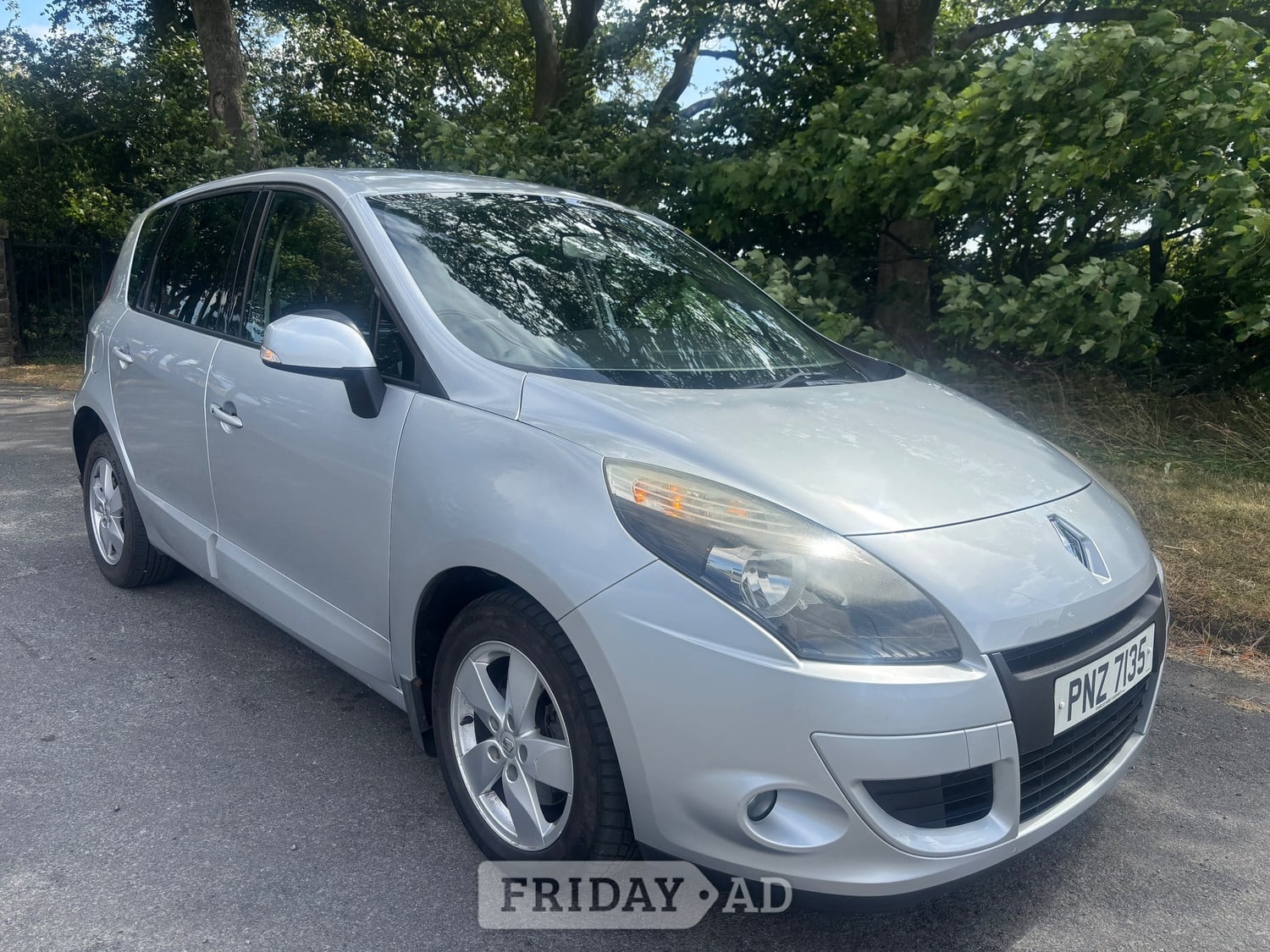 Renault Scenic 2011 in Leeds