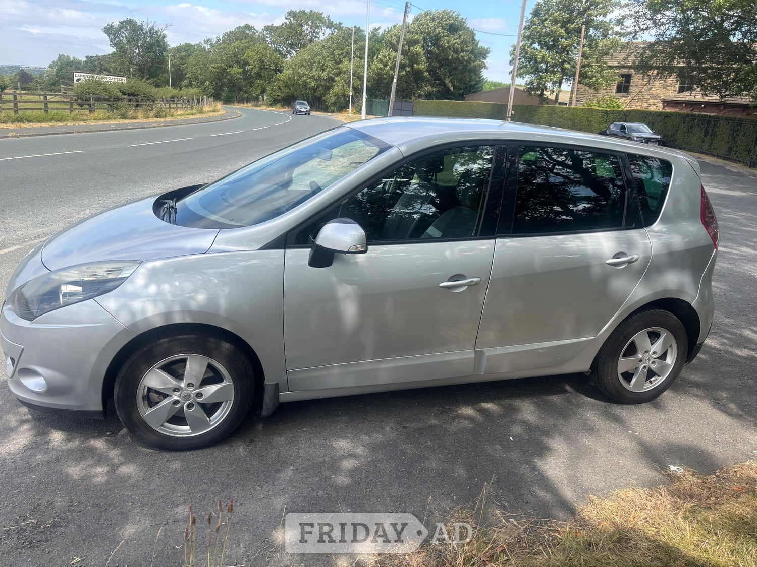 Renault Scenic 2011 - Cars