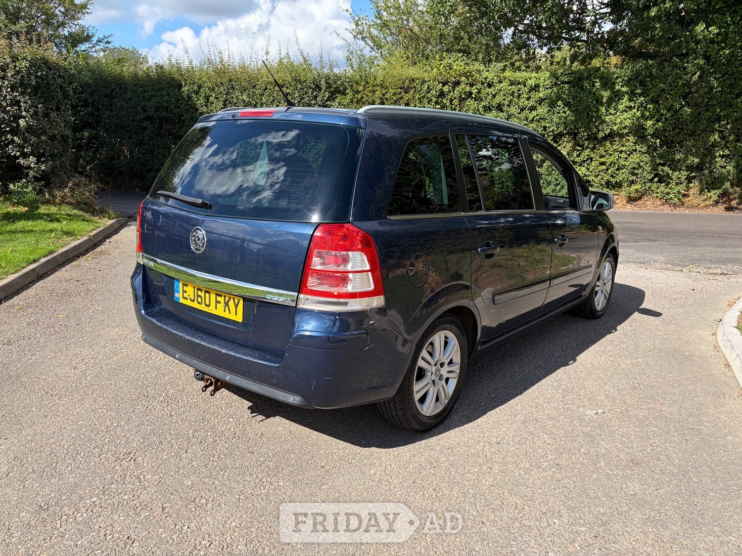 Vauxhall Zafira 2010 - Cars in Sevenoaks