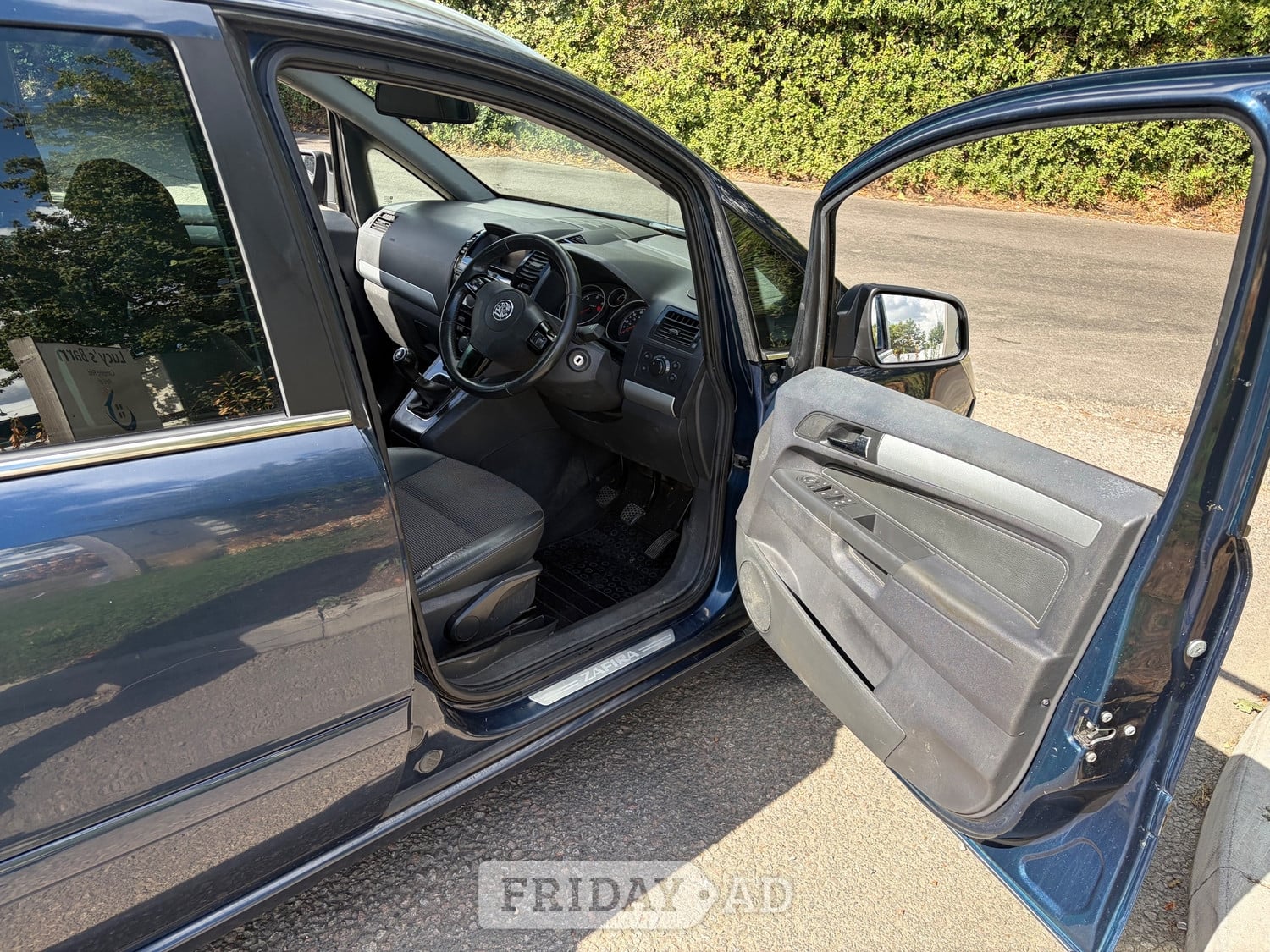 Vauxhall Zafira 2010 - Cars