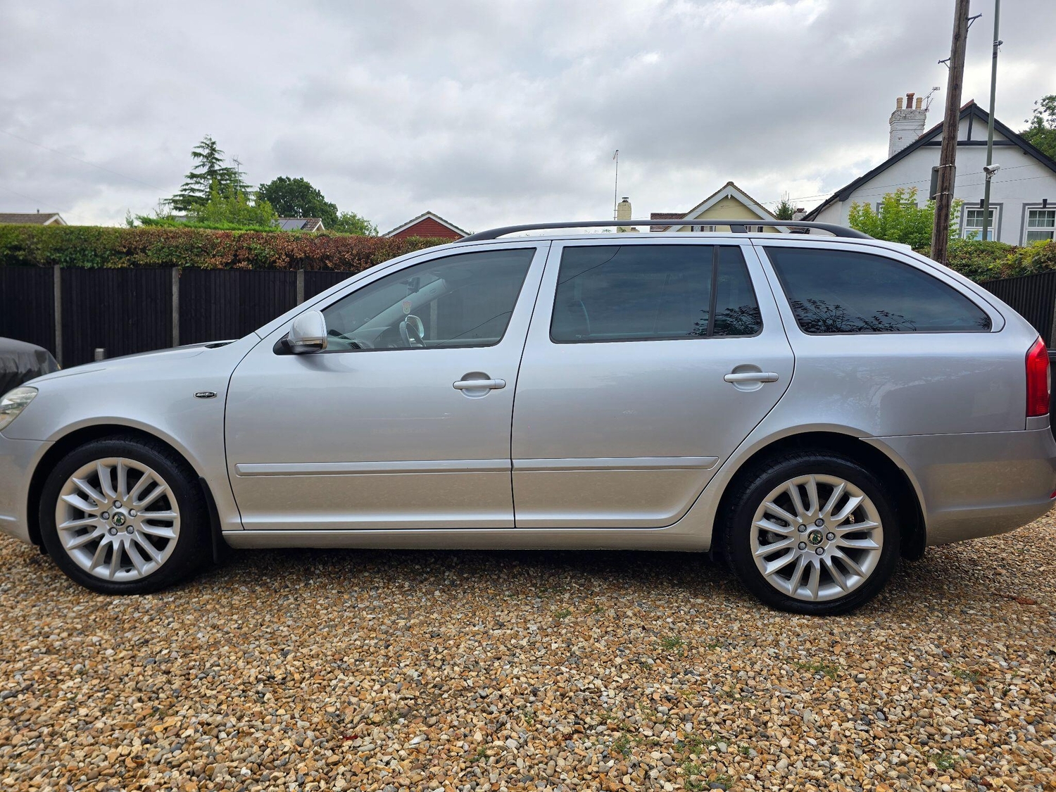 Skoda Octavia 2011 - Cars in Aldershot