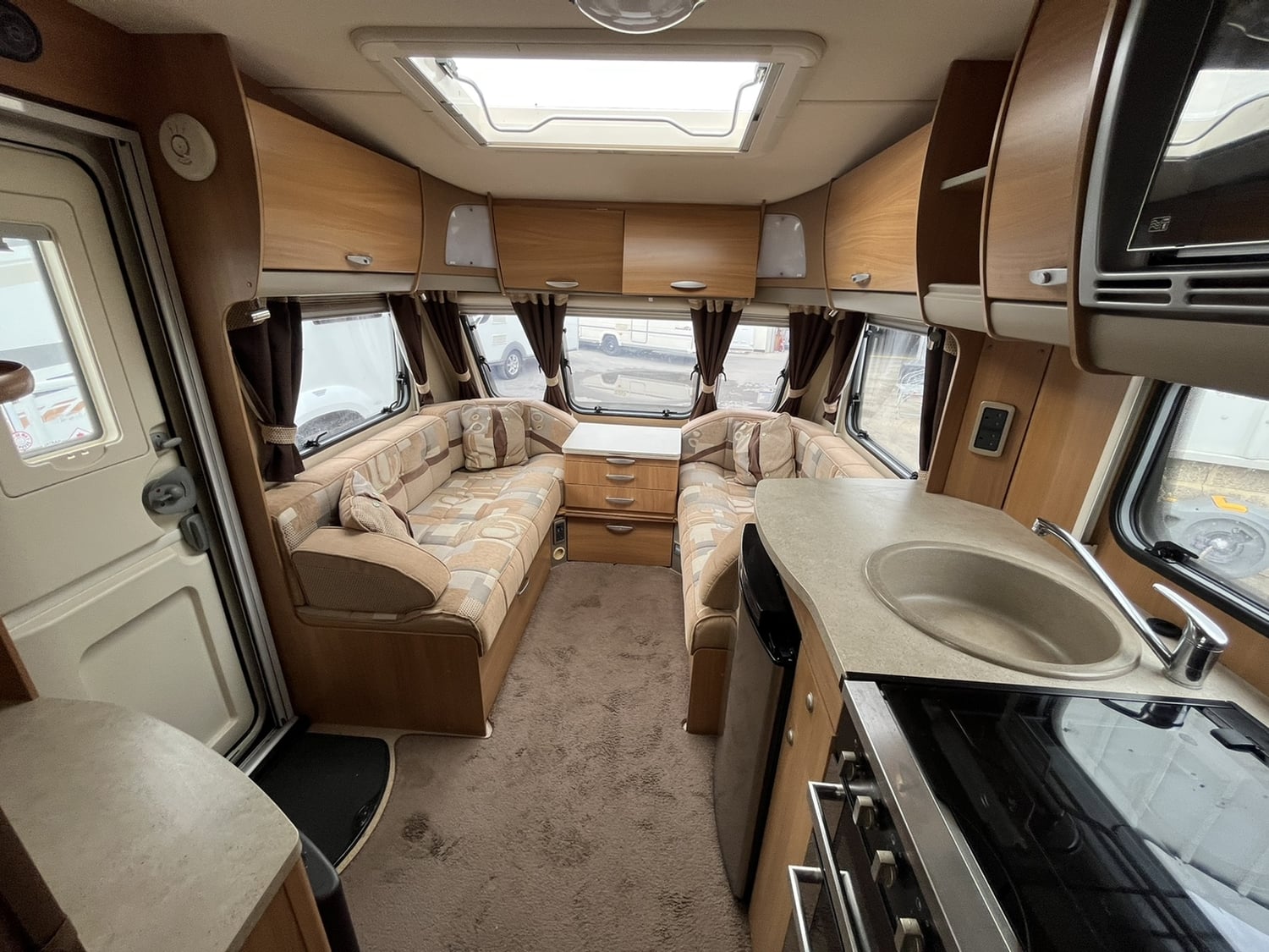 Swift Safari 2011 - Motorhomes & Caravans in Thirsk
