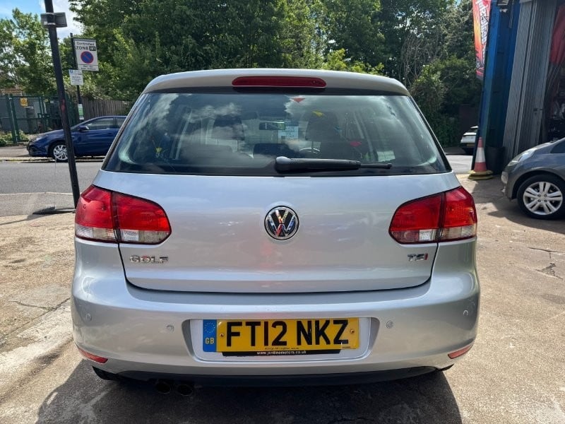 Volkswagen Golf 2012 - Cars