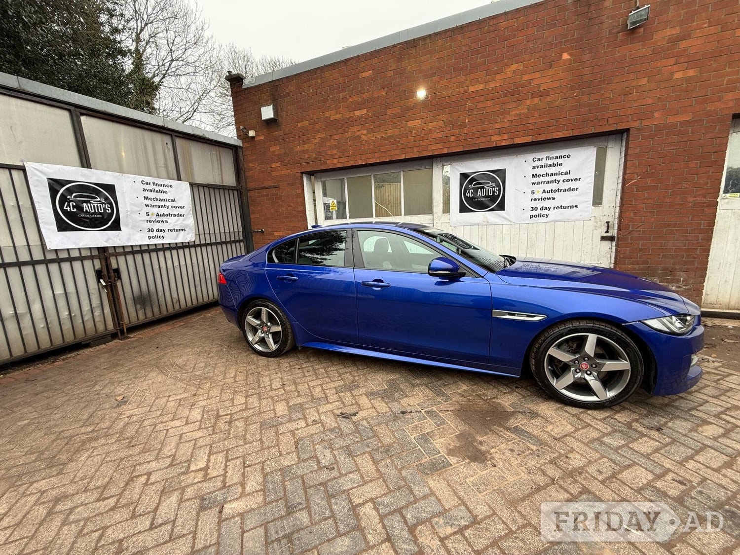 Jaguar XE 2017 - Cars