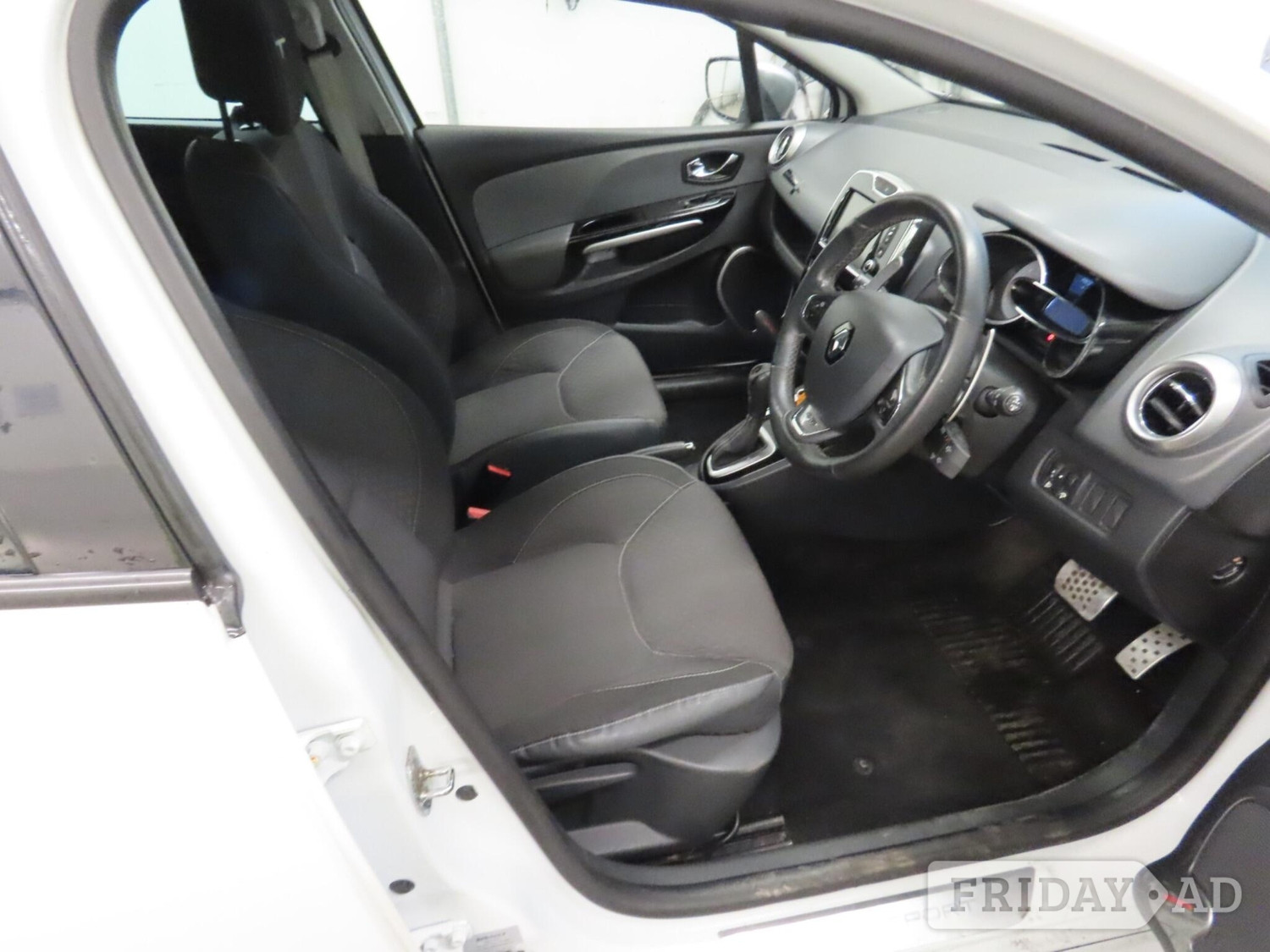 [ berth ]Renault Clio