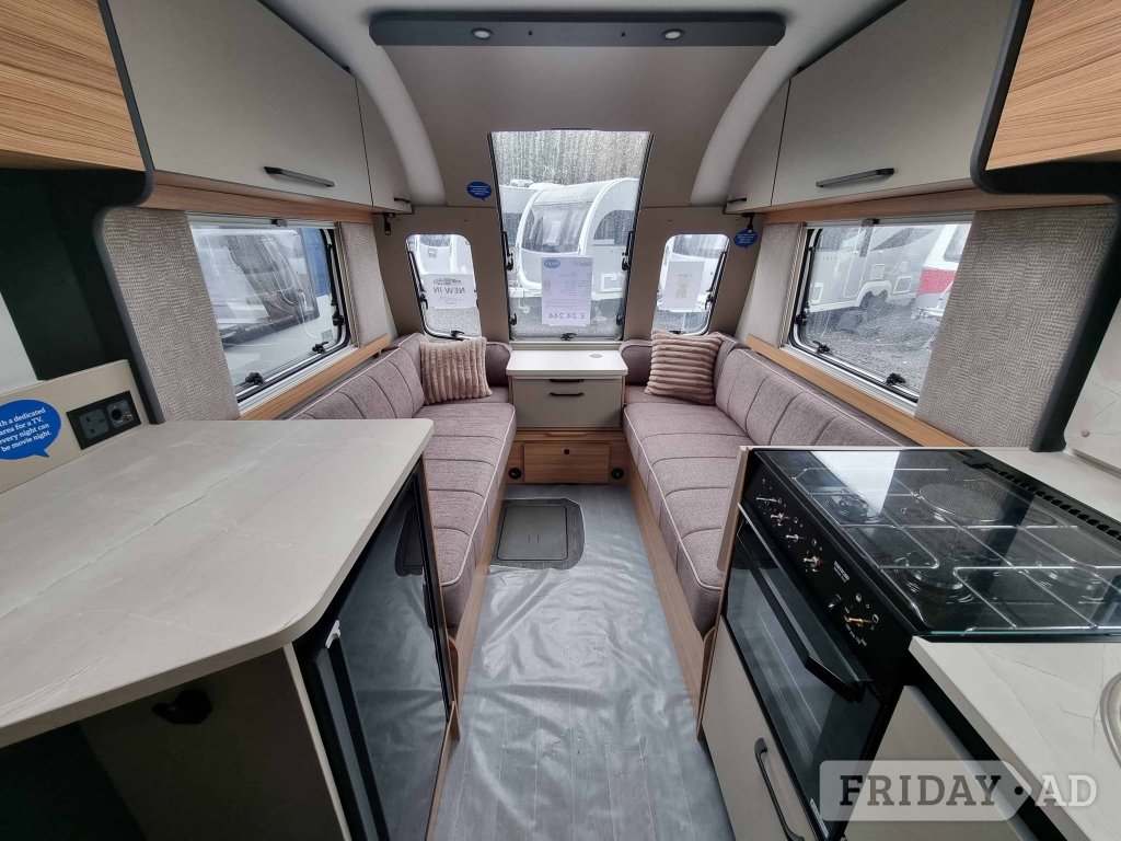 Bailey Phoenix Black 420  2026 - Motorhomes & Caravans in Highbridge