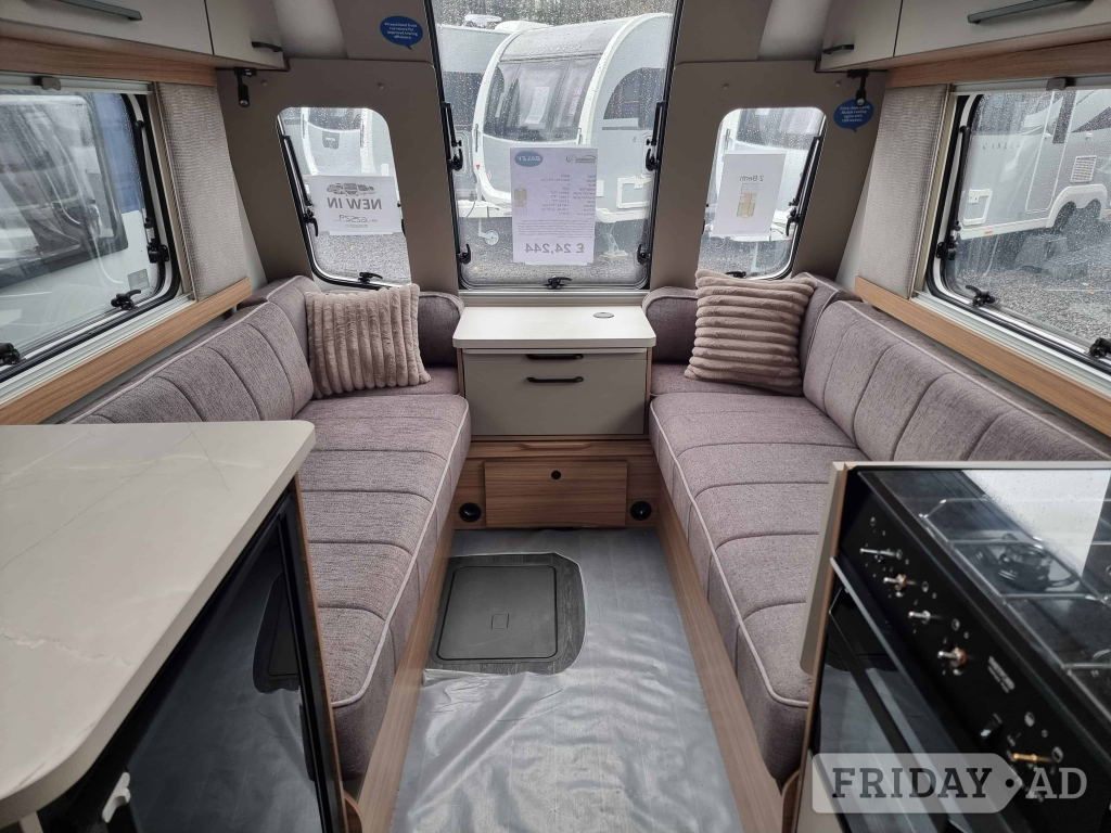 Bailey Phoenix Black 420  2026 - Motorhomes & Caravans