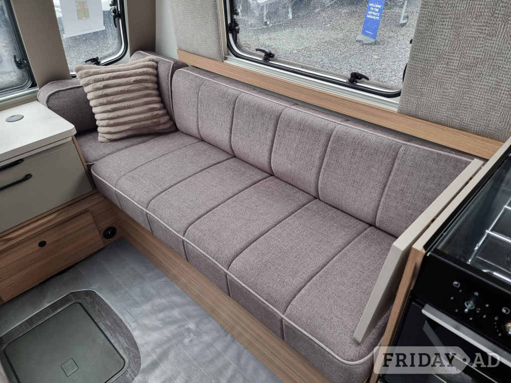 Bailey Phoenix 420 Highbridge