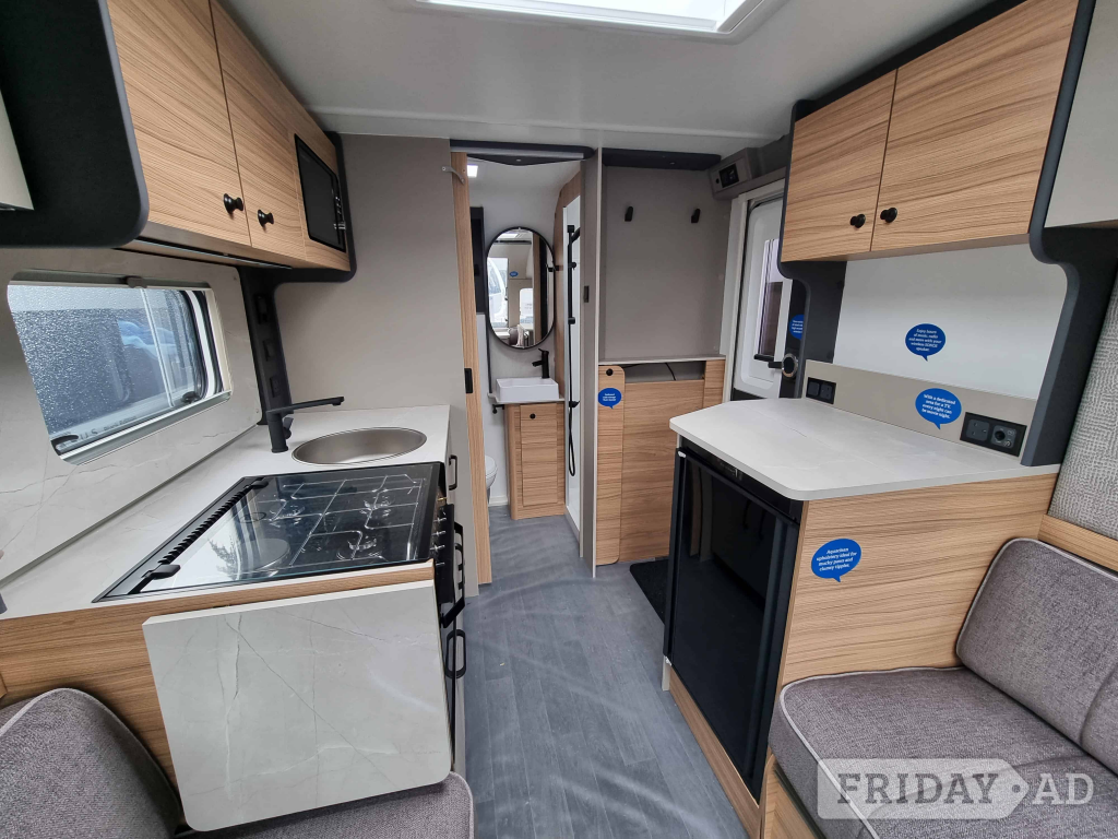 Bailey Phoenix Black 420  Highbridge