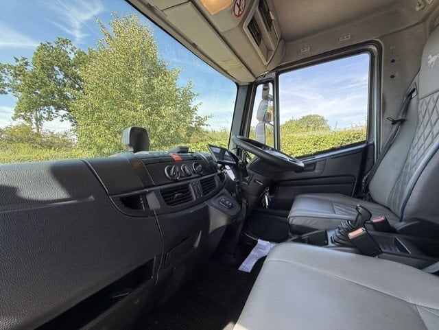 LF Horseboxes Luxury build Model Iveco Eurocargo 75E16 Horsebox - Trailers & Horseboxes