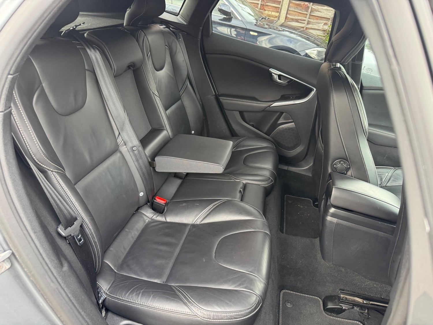 Volvo V40 2019 - Cars in Manchester