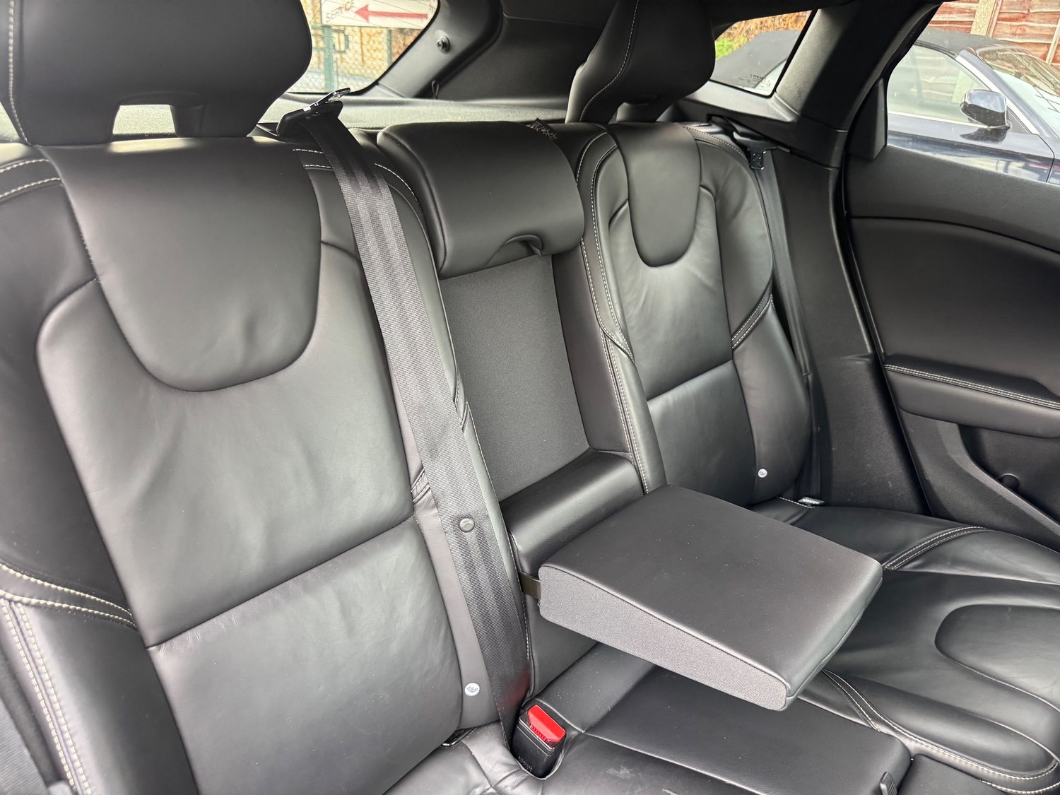 Volvo V40 2019 - Cars