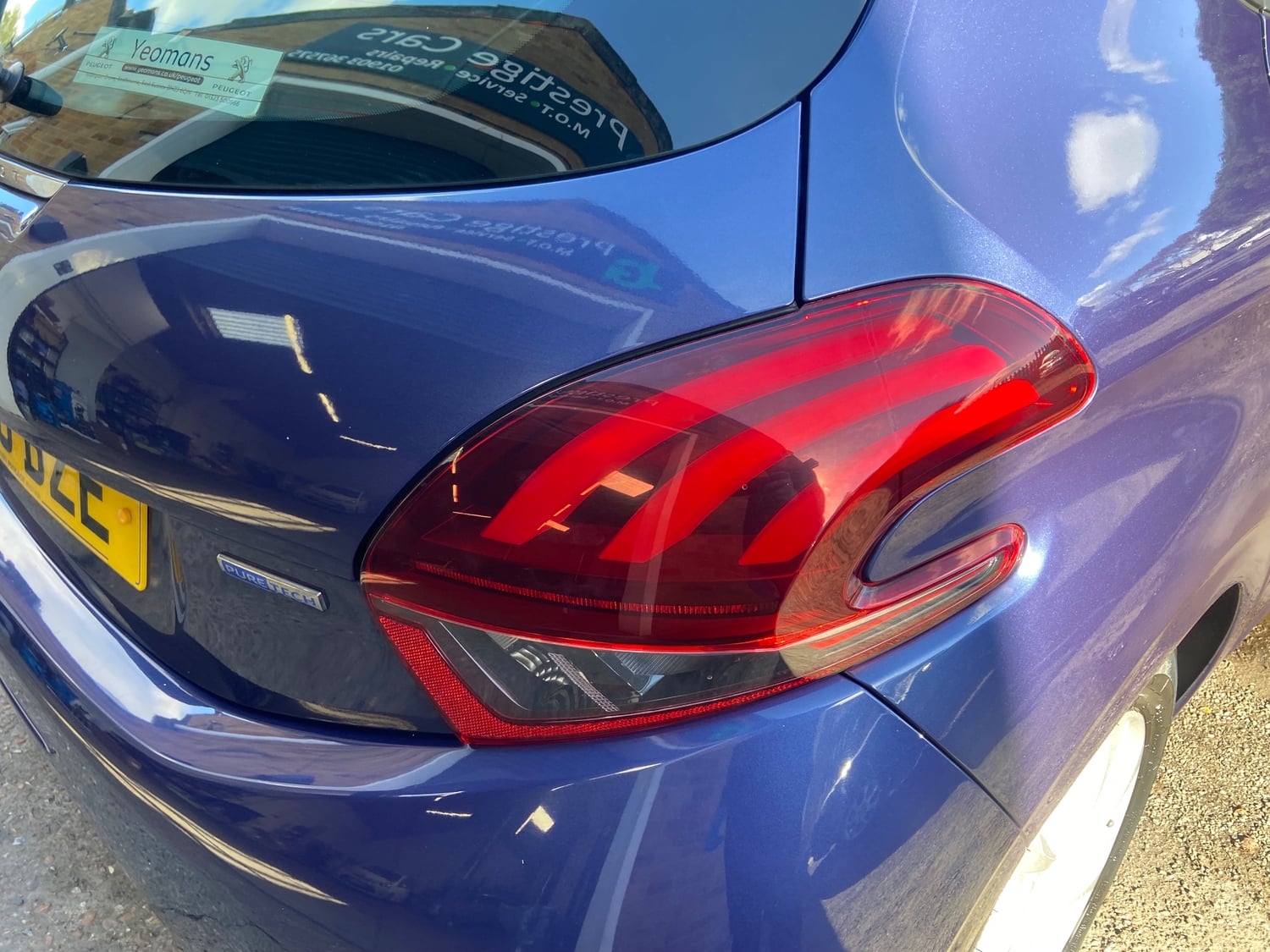 [ berth ]Peugeot 208