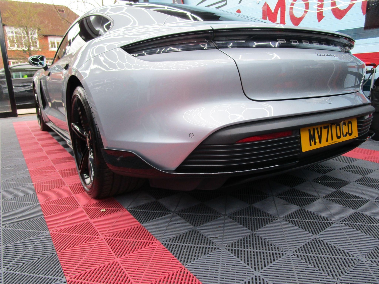 Porsche Taycan 2021 - Cars