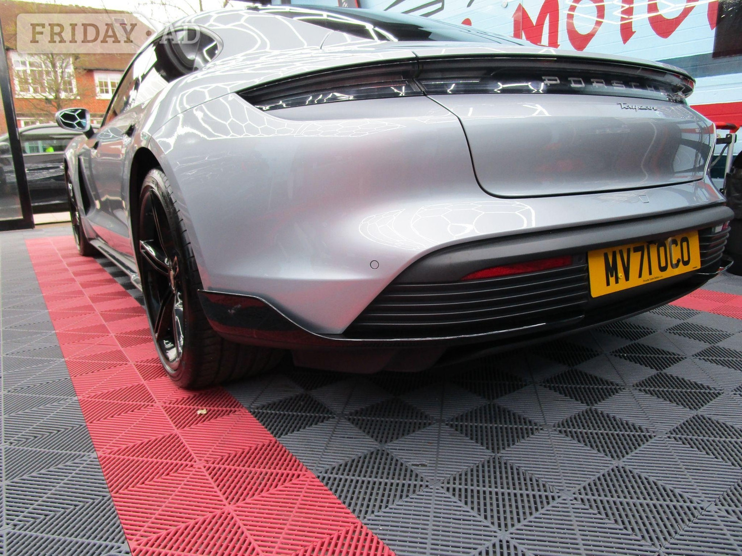 Porsche Taycan 2021 - Cars