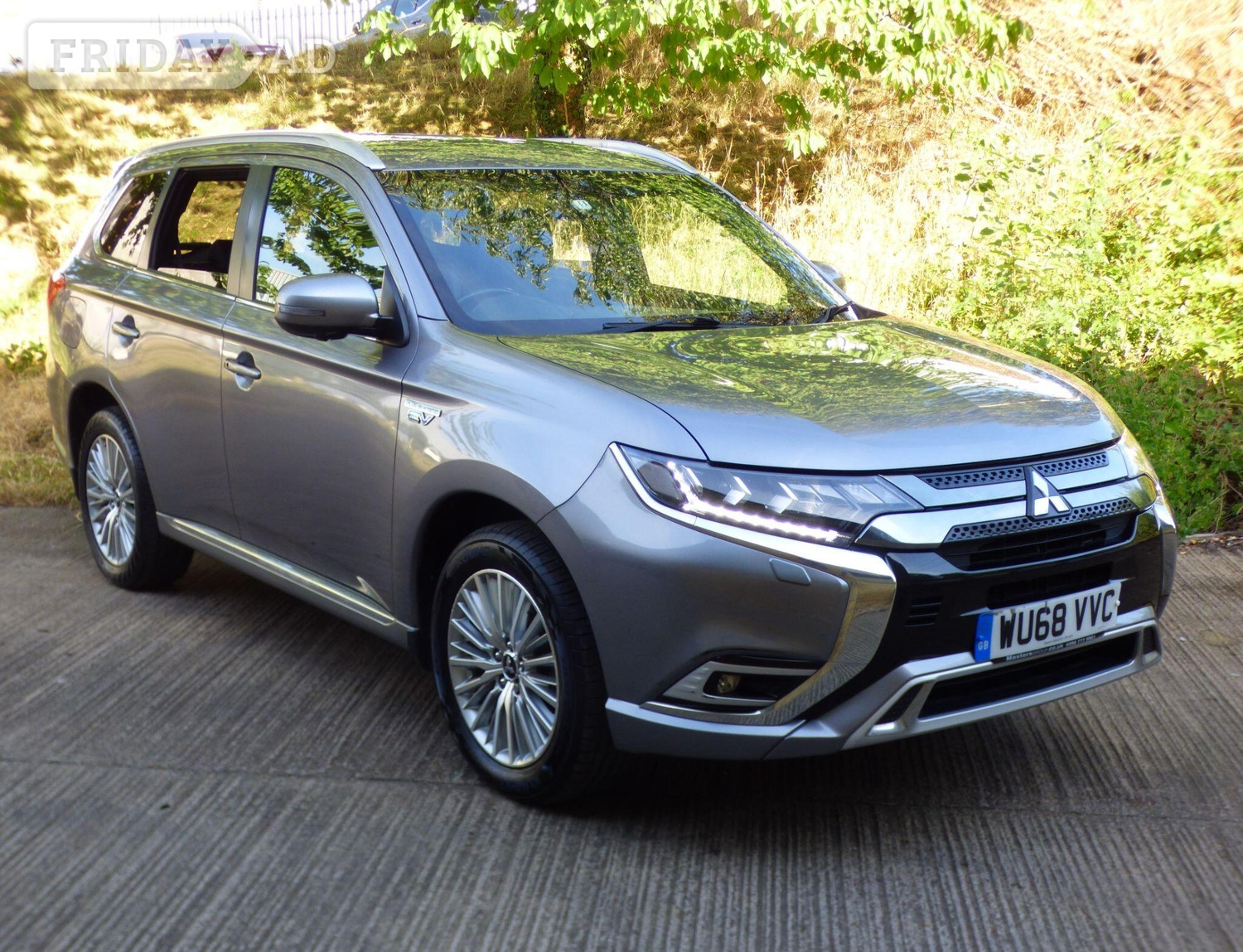 Mitsubishi Outlander 2018 - Cars in Bradford