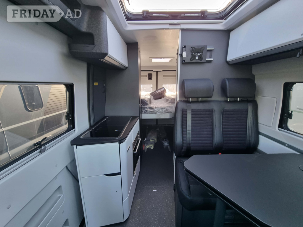 Adria Twin Supreme 640 SGX Highbridge