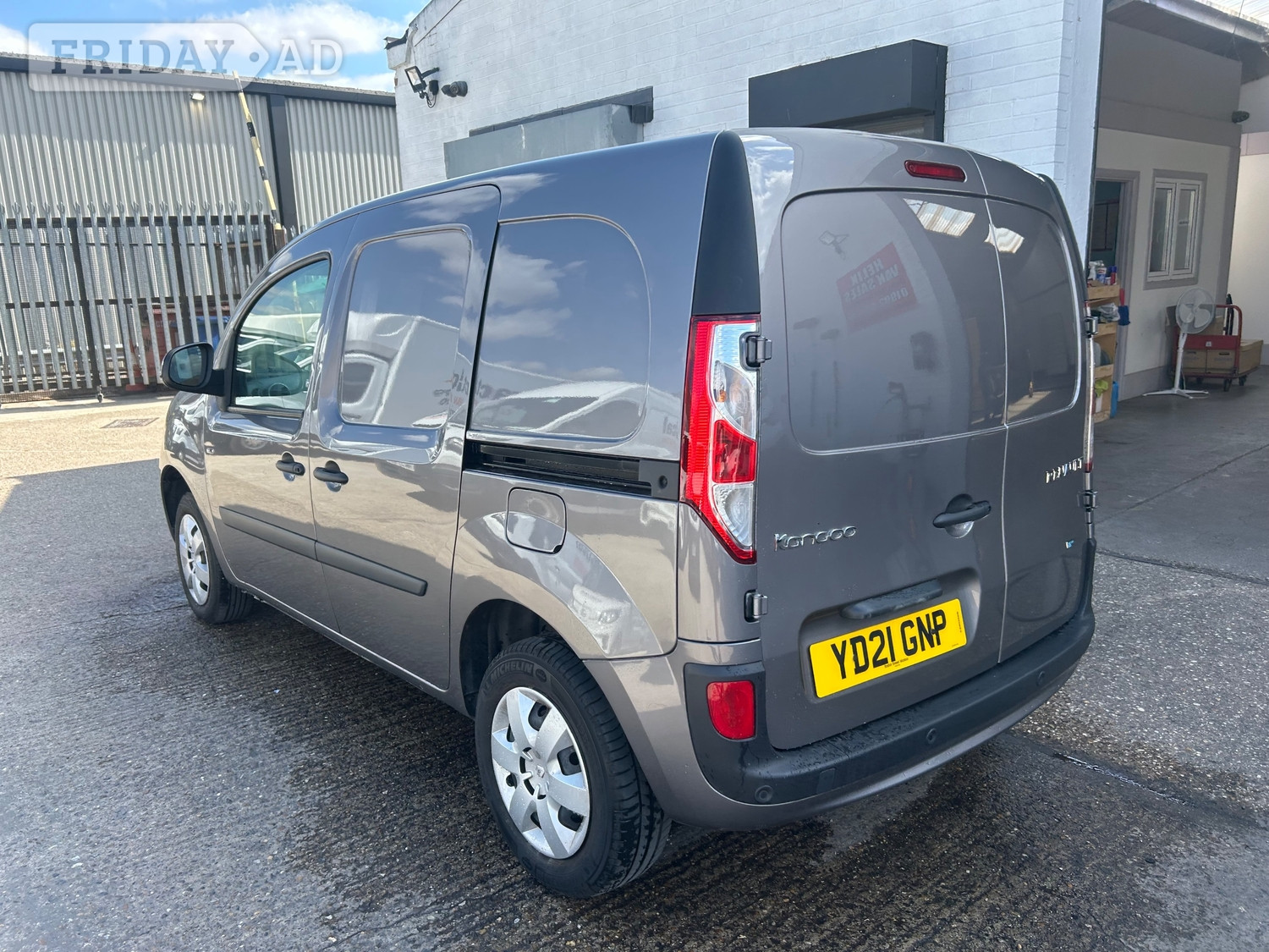 [ berth ]Renault Kangoo