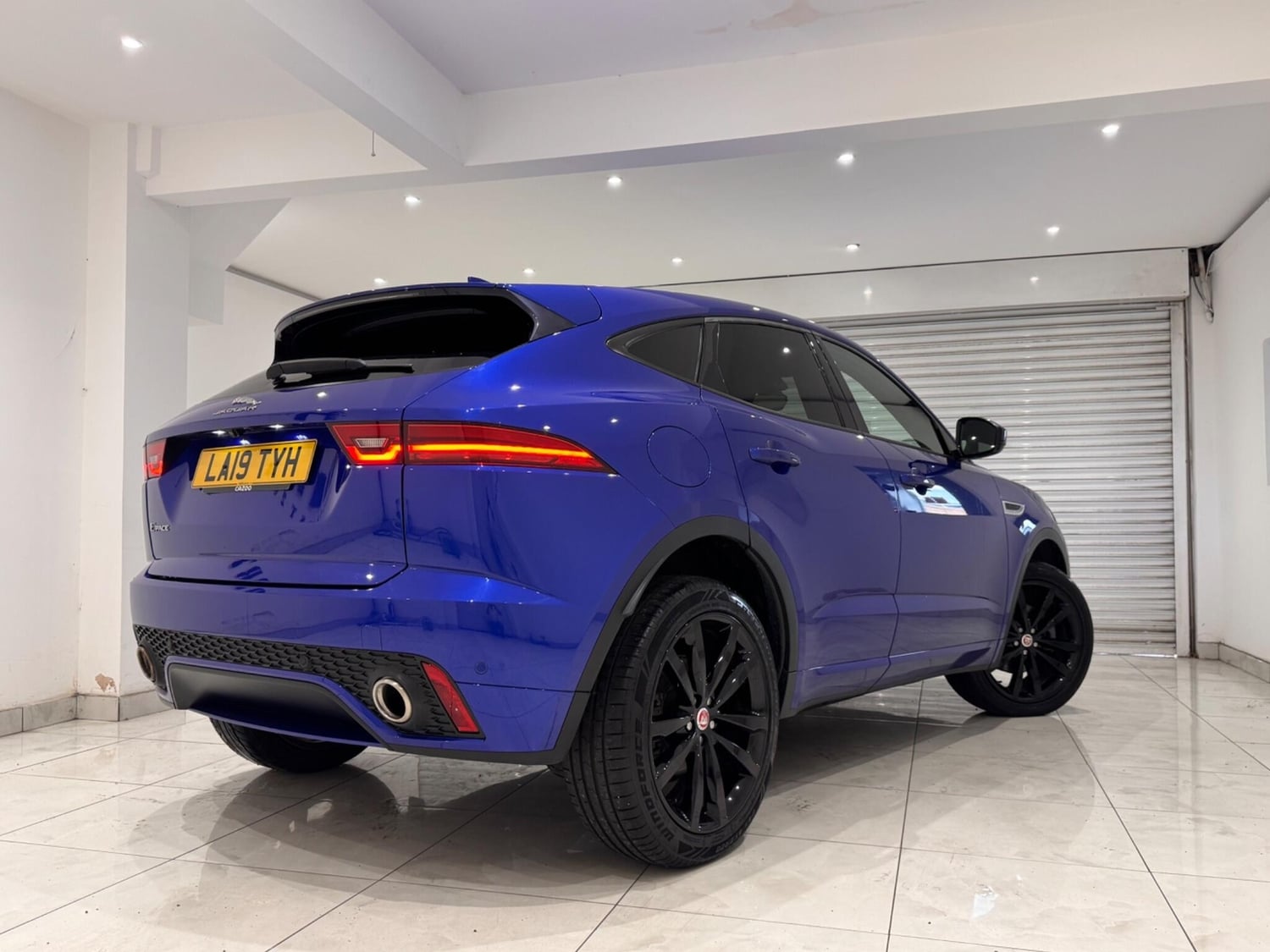 [ berth ]Jaguar E-Pace