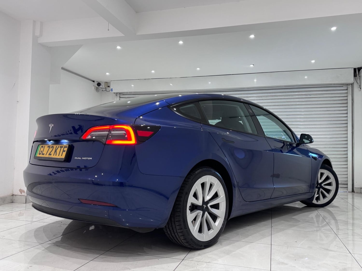 [ berth ]Tesla Model 3