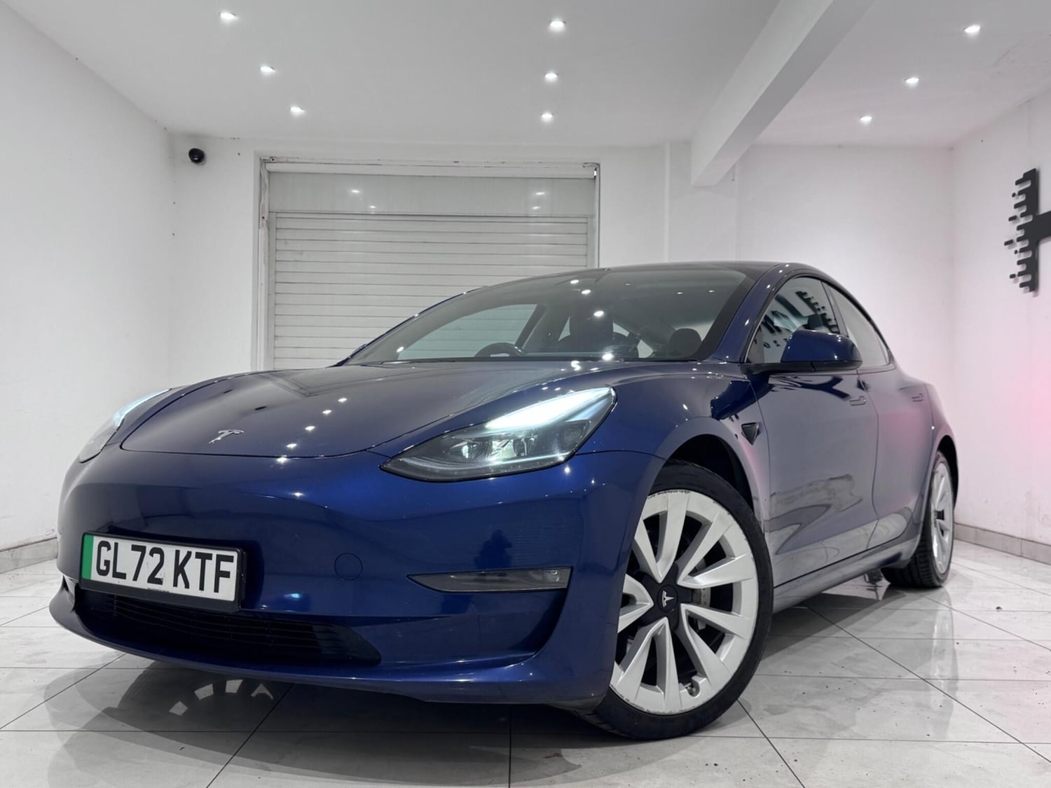 Tesla Model 3 2023 - Cars