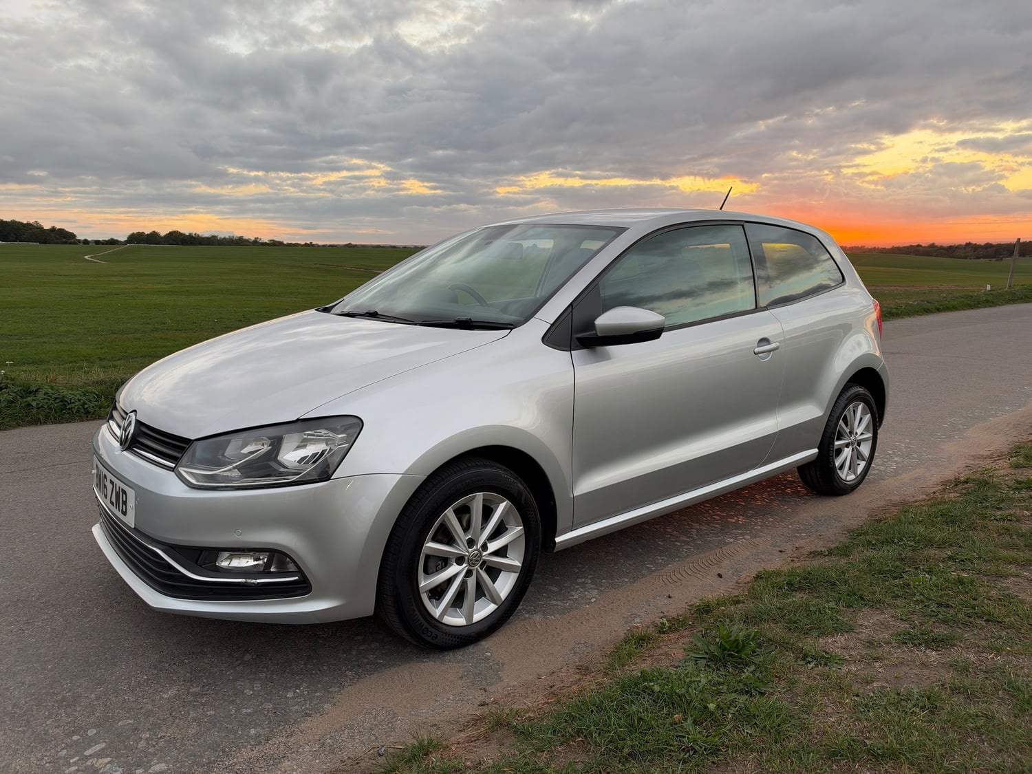 Volkswagen Polo 2016 - Cars