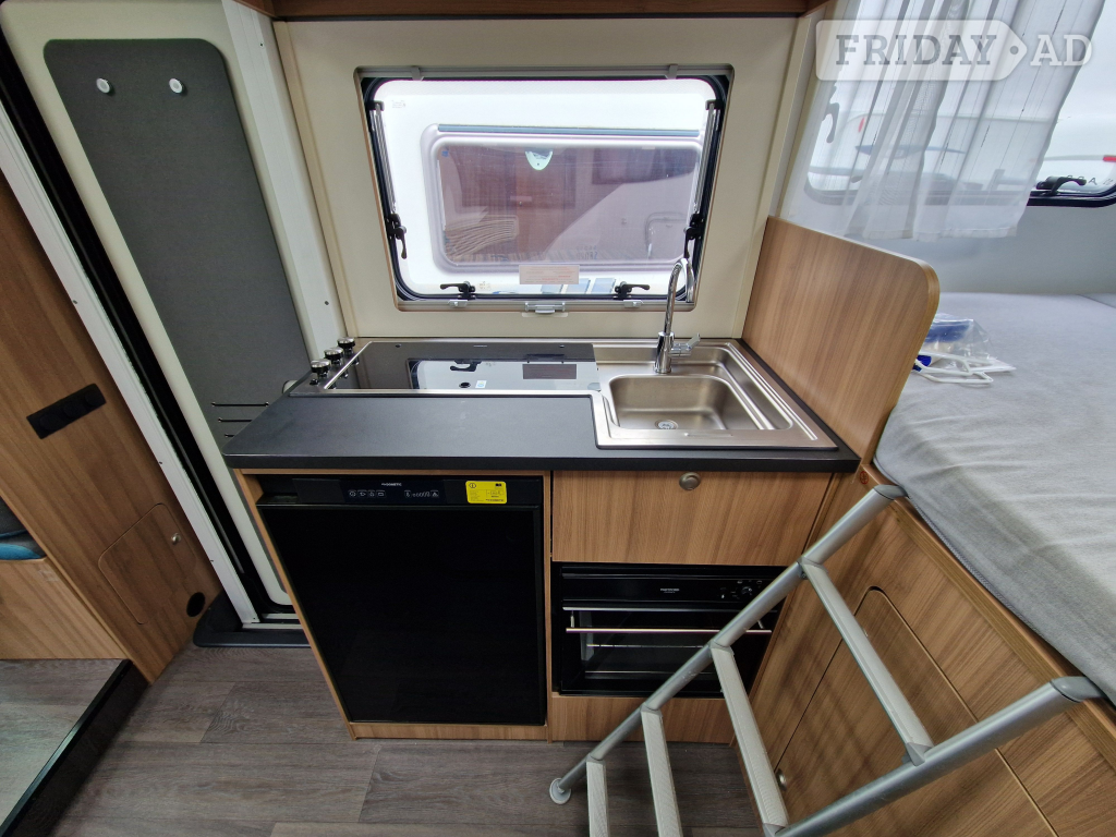 [3 berth ]Sun Living S60 SP