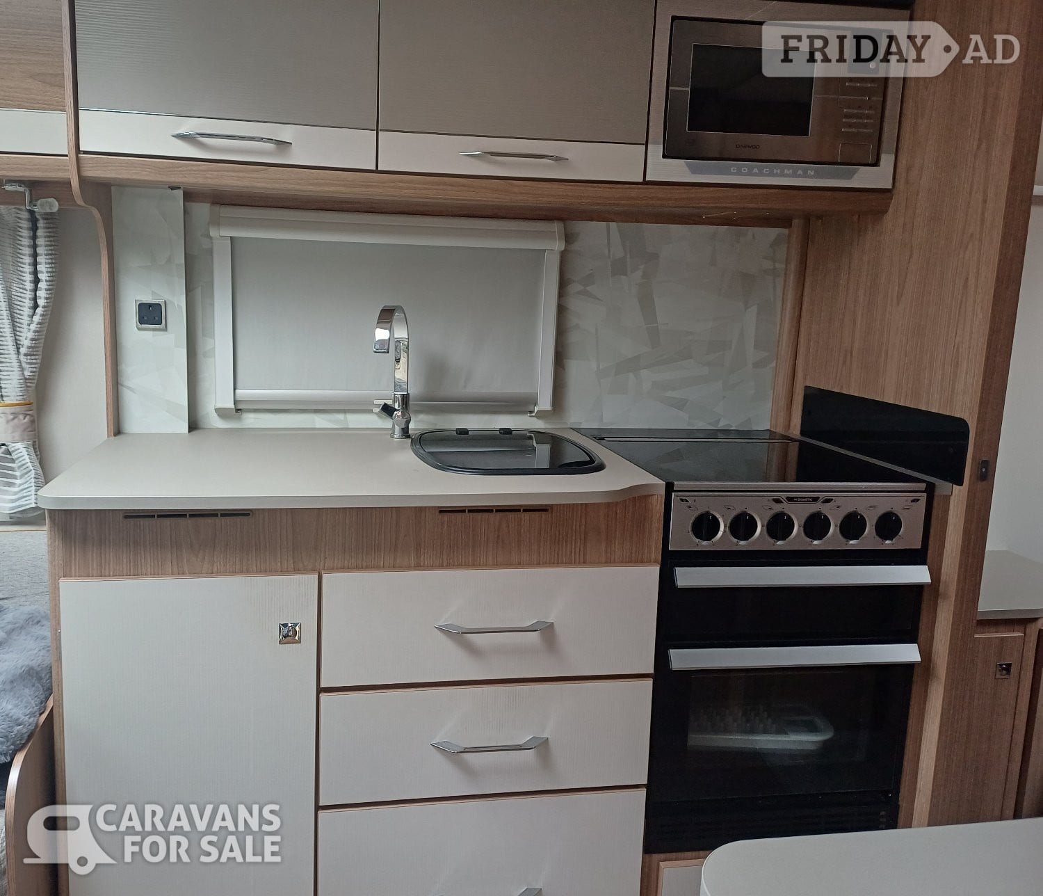 [ berth ]Coachman VIP 675